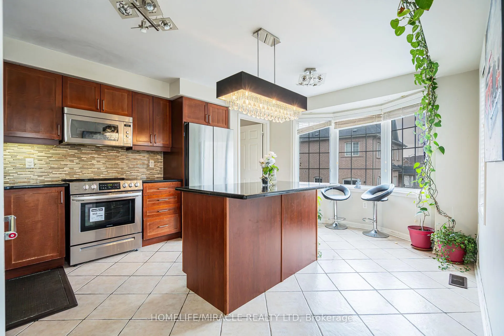 Photo 29 of 102 Decker Hollow Circle, Brampton, Credit Valley — HOMEH