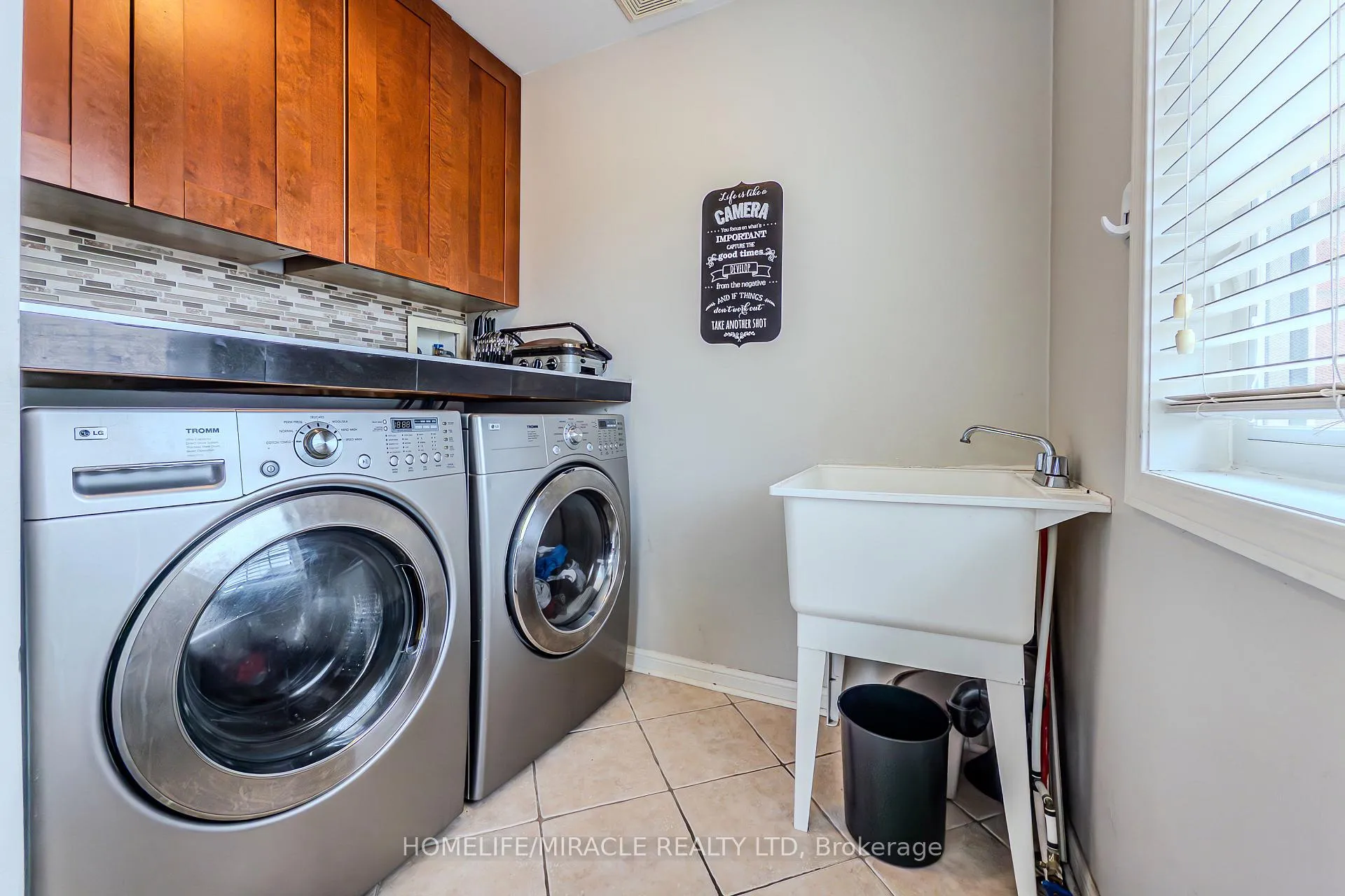 Photo 34 of 102 Decker Hollow Circle, Brampton, Credit Valley — HOMEH