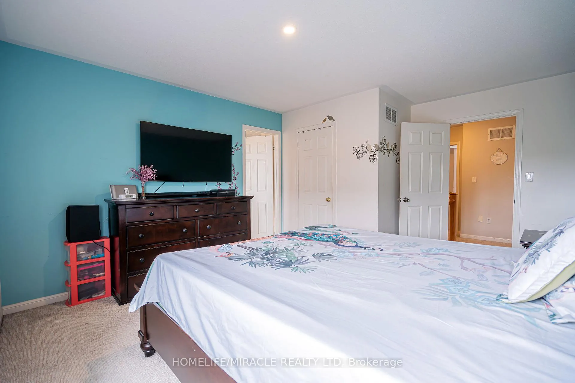 Photo 38 of 102 Decker Hollow Circle, Brampton, Credit Valley — HOMEH