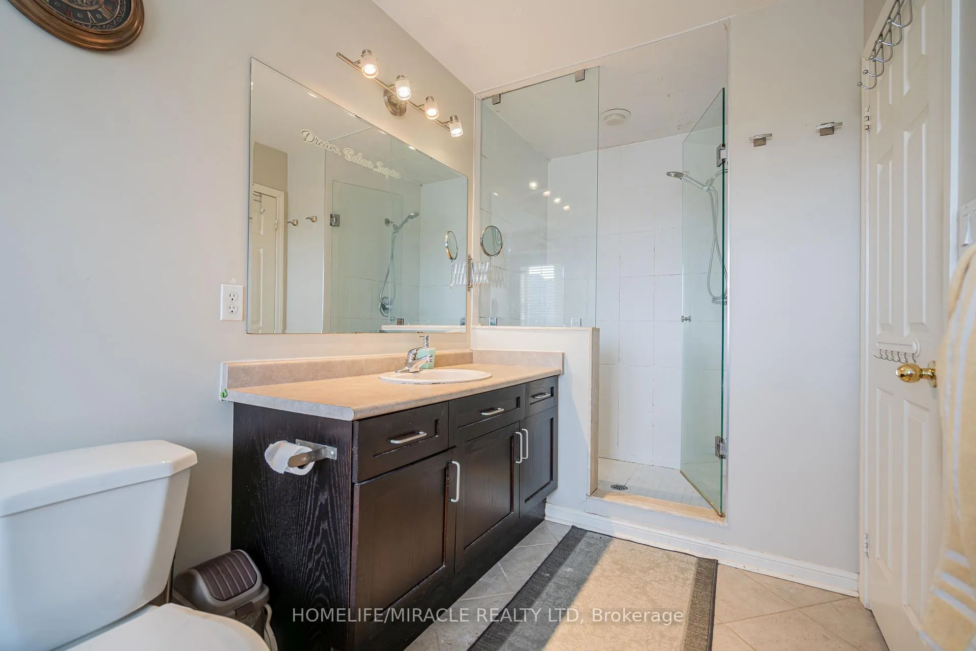 Photo 41 of 102 Decker Hollow Circle, Brampton, Credit Valley — HOMEH