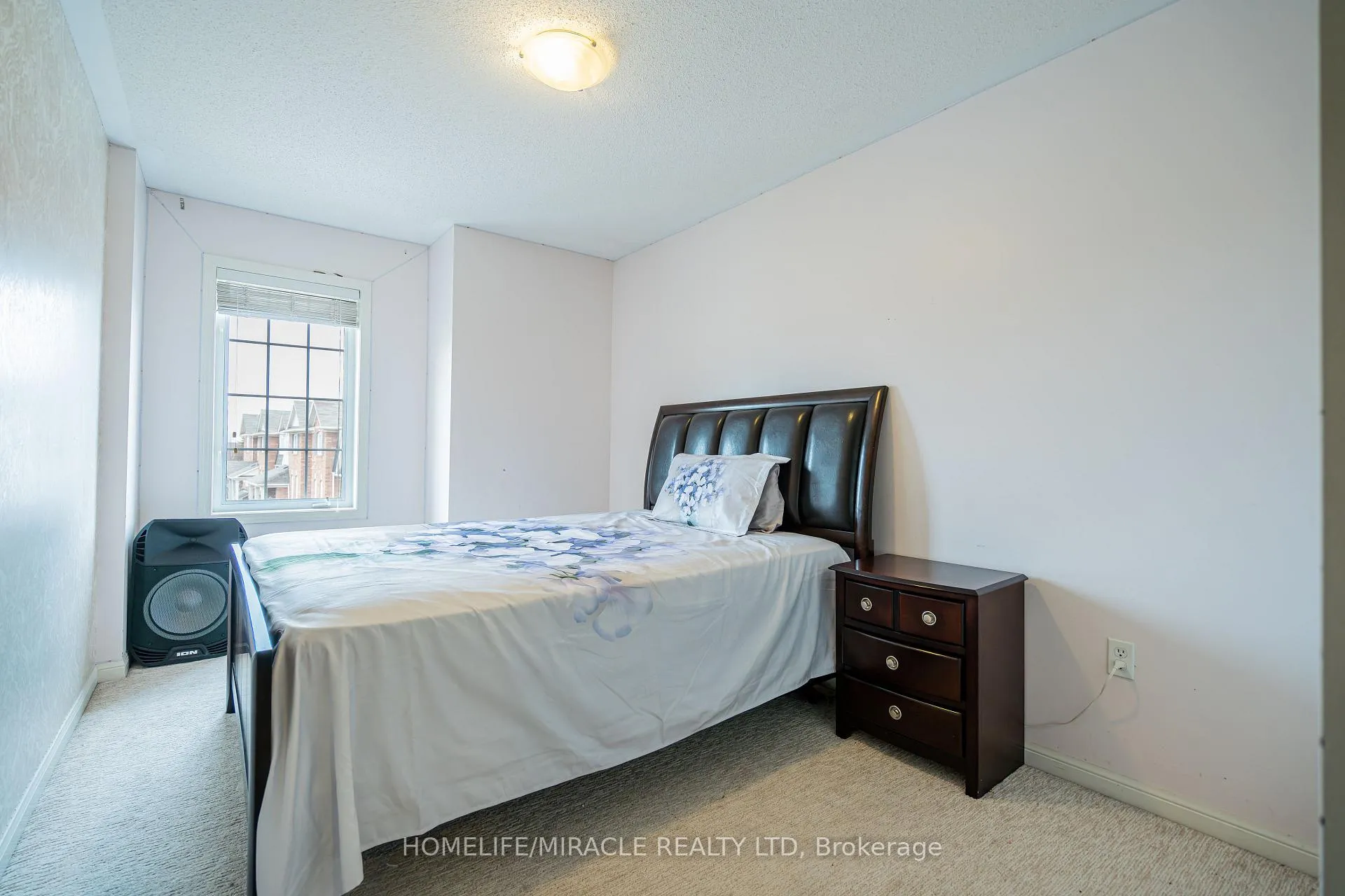 Photo 43 of 102 Decker Hollow Circle, Brampton, Credit Valley — HOMEH