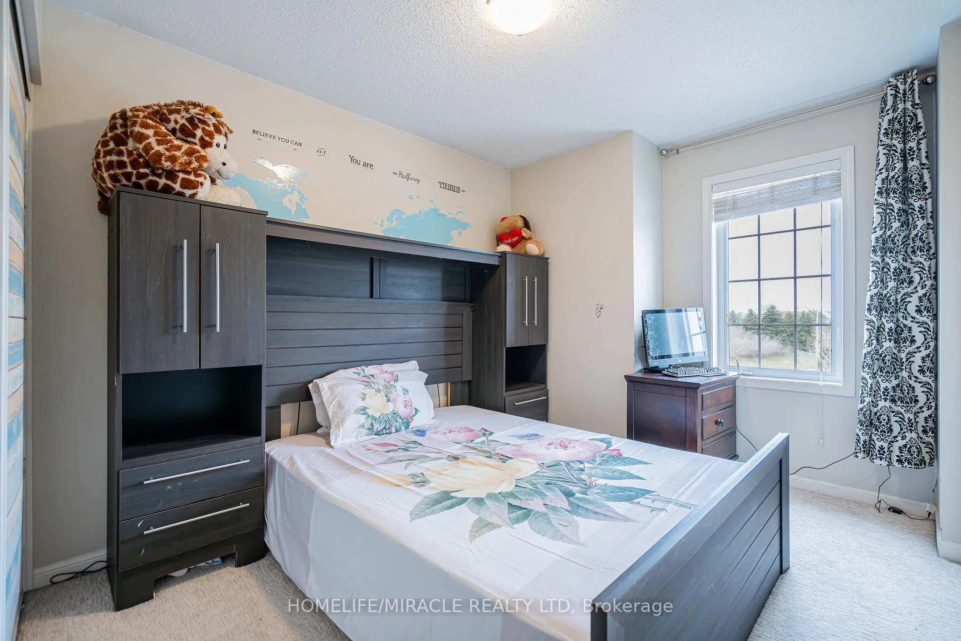 Photo 45 of 102 Decker Hollow Circle, Brampton, Credit Valley — HOMEH