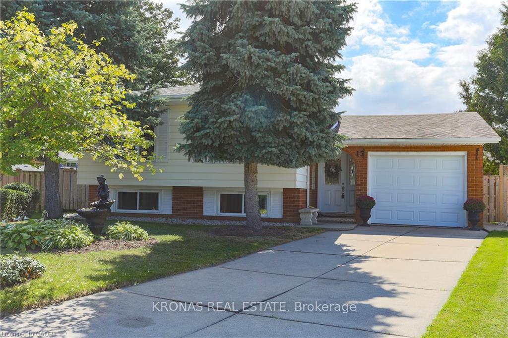 Front of 15 Lantana Court