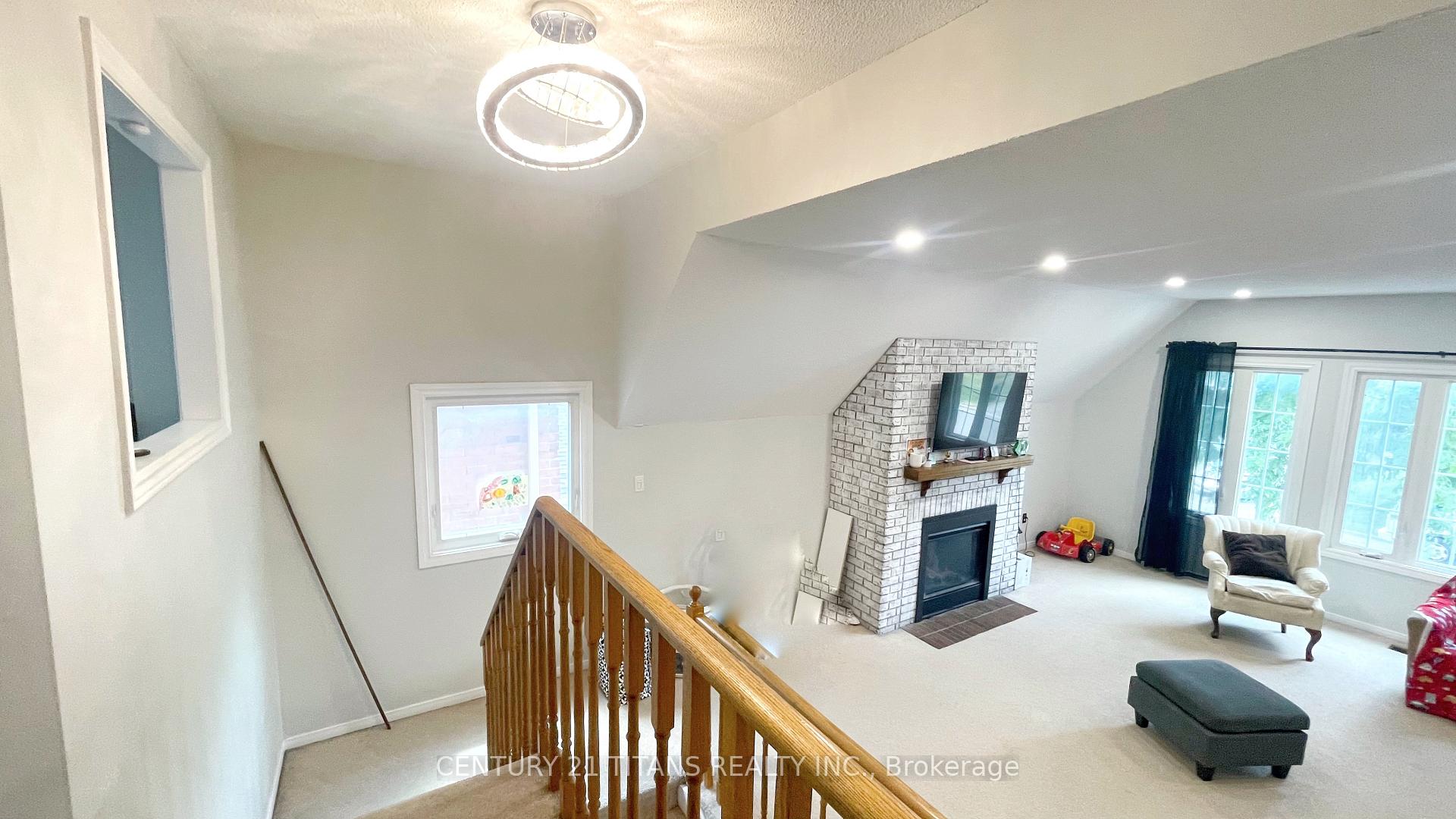 Photo 7 of 75 Daniels Crescent, Ajax, Central West — HOMEH