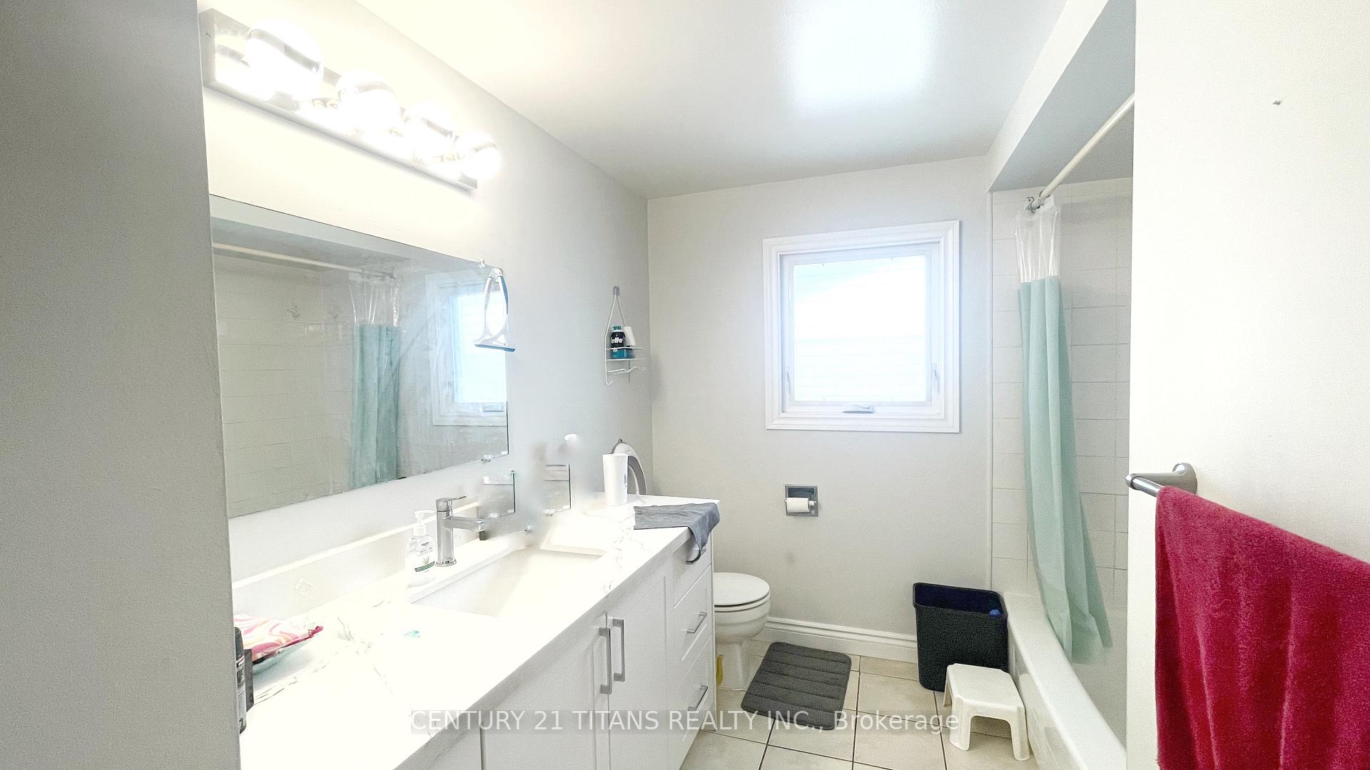 Photo 5 of 75 Daniels Crescent, Ajax, Central West — HOMEH