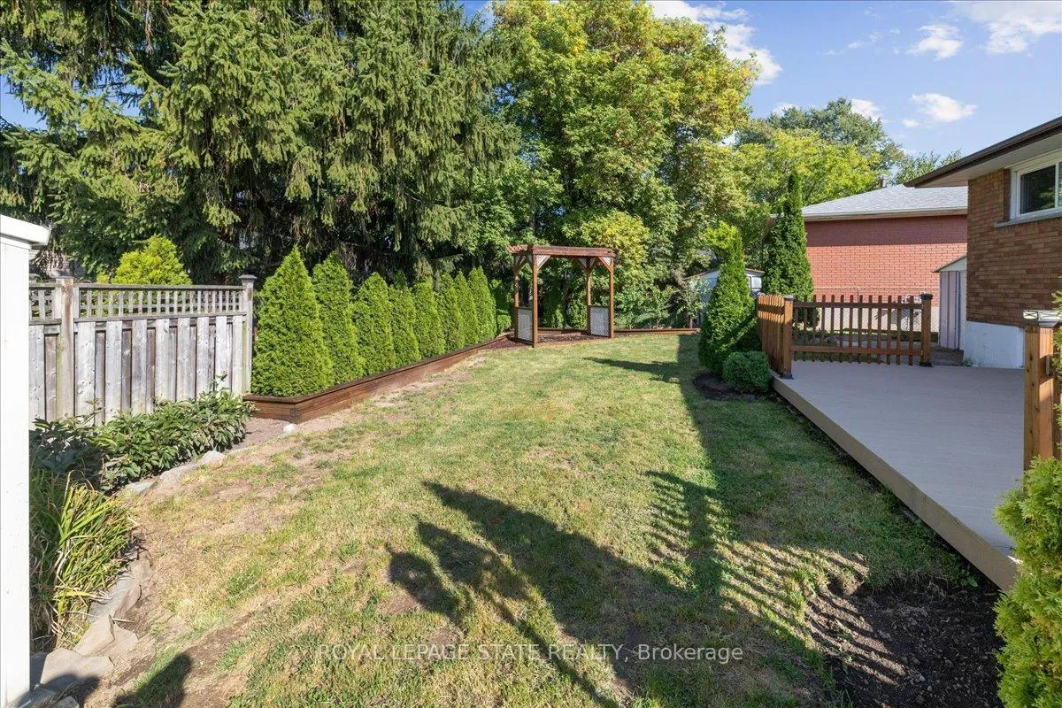 Photo 10 of 15 Purdy Crescent, Hamilton, Greeningdon — HOMEH