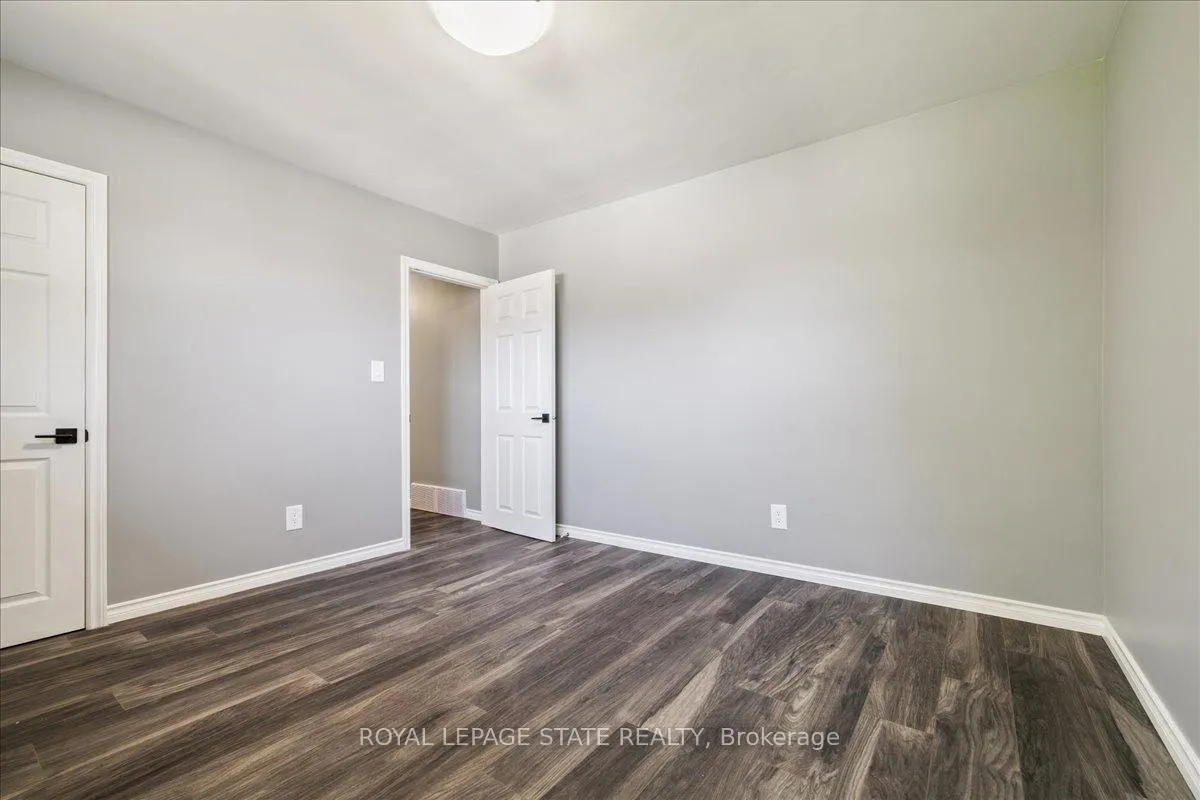 Photo 24 of 15 Purdy Crescent, Hamilton, Greeningdon — HOMEH