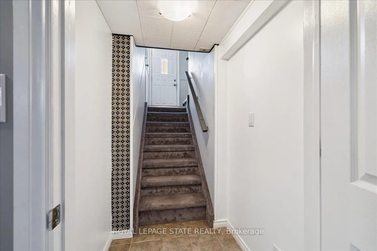 Photo 32 of 15 Purdy Crescent, Hamilton, Greeningdon — HOMEH