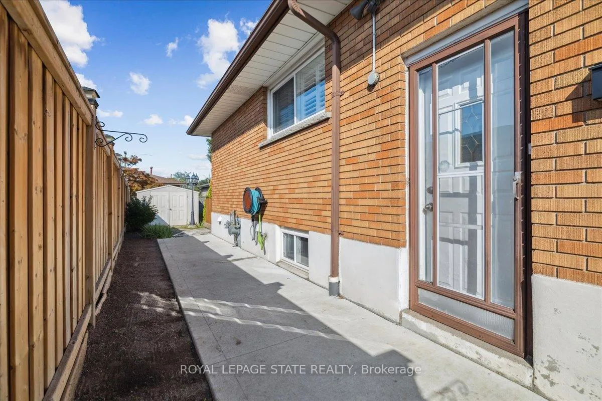 Photo 45 of 15 Purdy Crescent, Hamilton, Greeningdon — HOMEH