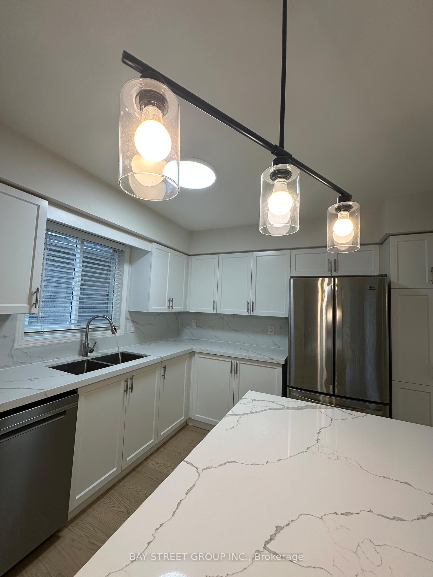 Photo 12 of 19 Silversmith Court, Guelph, Kortright West — HOMEH