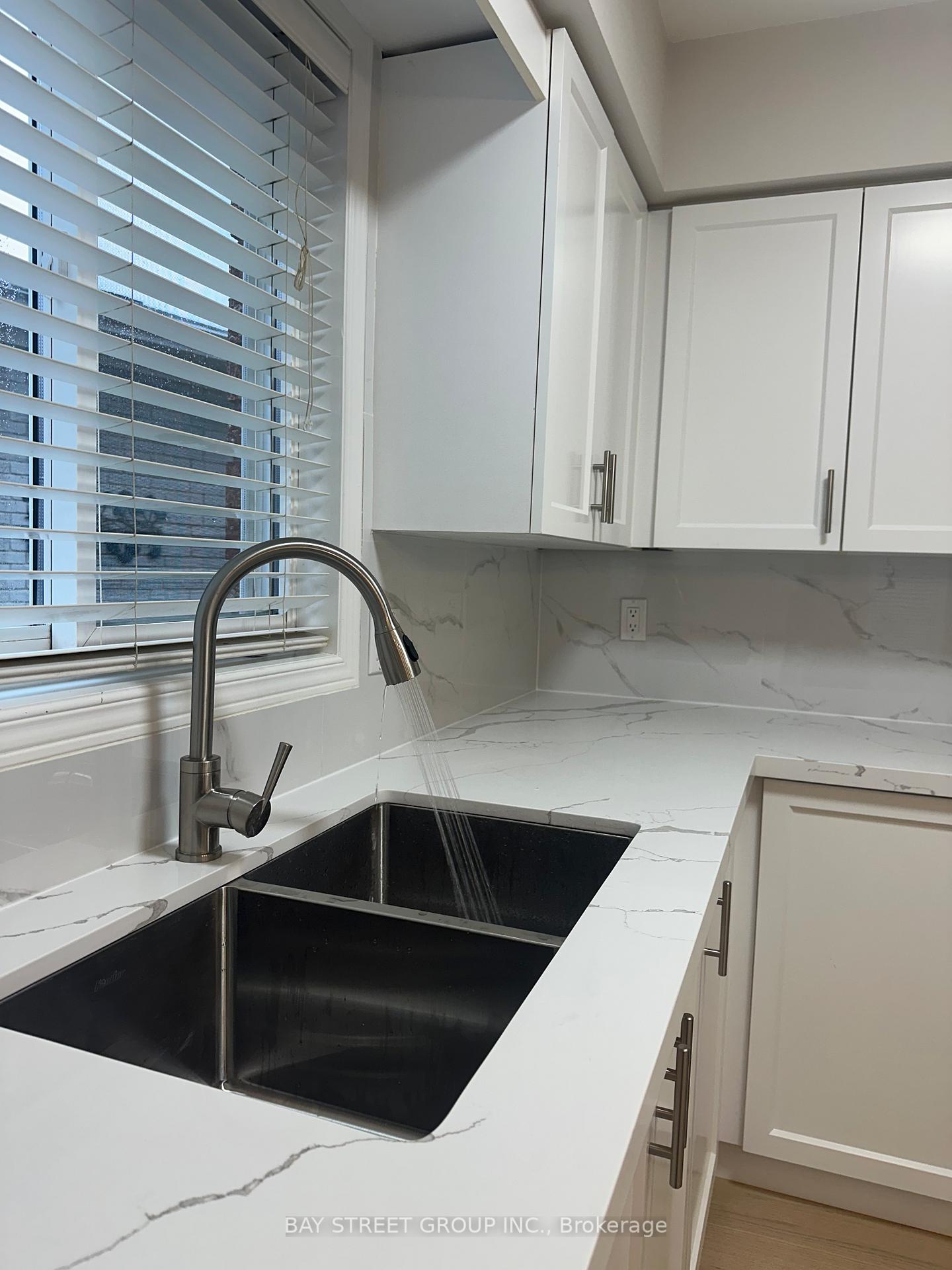 Photo 14 of 19 Silversmith Court, Guelph, Kortright West — HOMEH