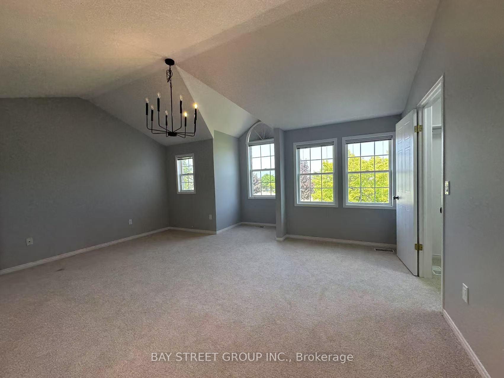 Photo 26 of 19 Silversmith Court, Guelph, Kortright West — HOMEH