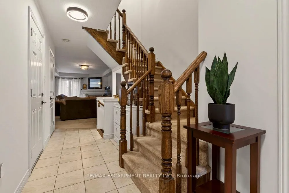 Photo 4 of 105 Donald Bell Drive, Hamilton, Binbrook — HOMEH