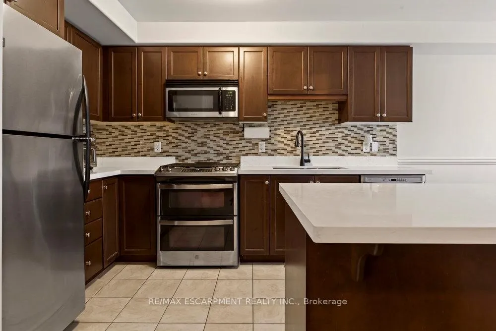 Photo 10 of 105 Donald Bell Drive, Hamilton, Binbrook — HOMEH