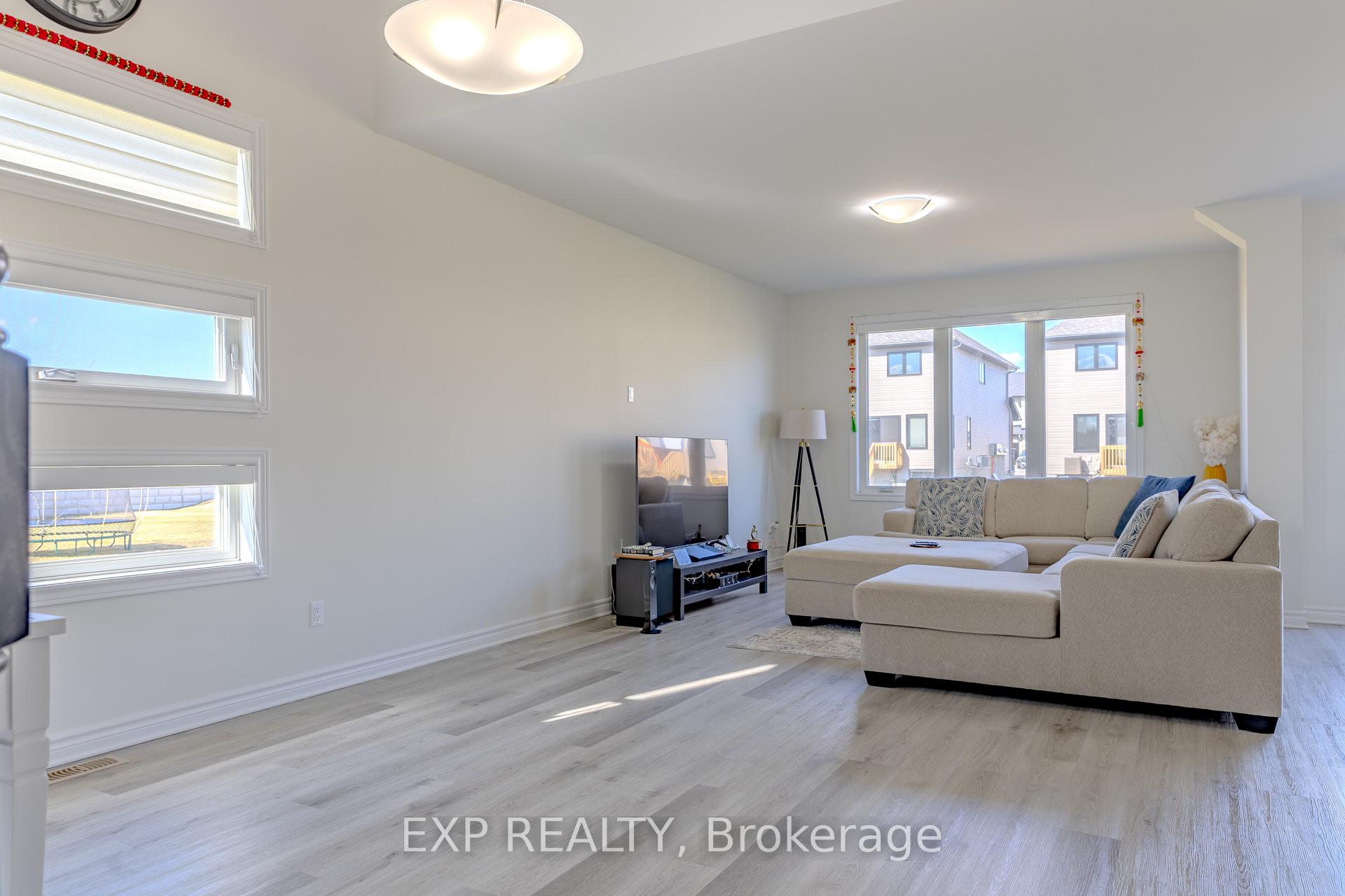 Photo 4 of 45 Dowdall Circle, Carleton Place — HOMEH