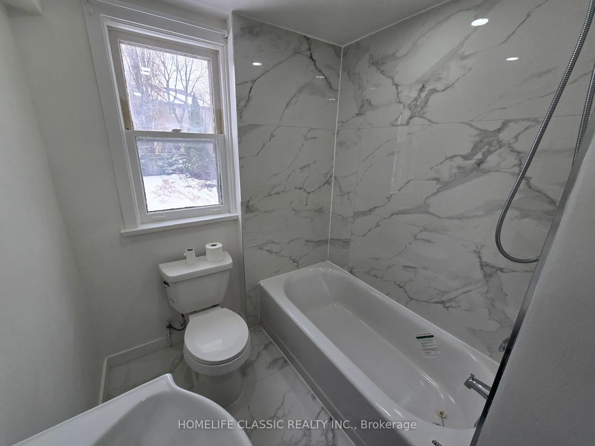 Photo 4 of 589 St Germain Avenue, Toronto, Bedford Park-Nortown — HOMEH