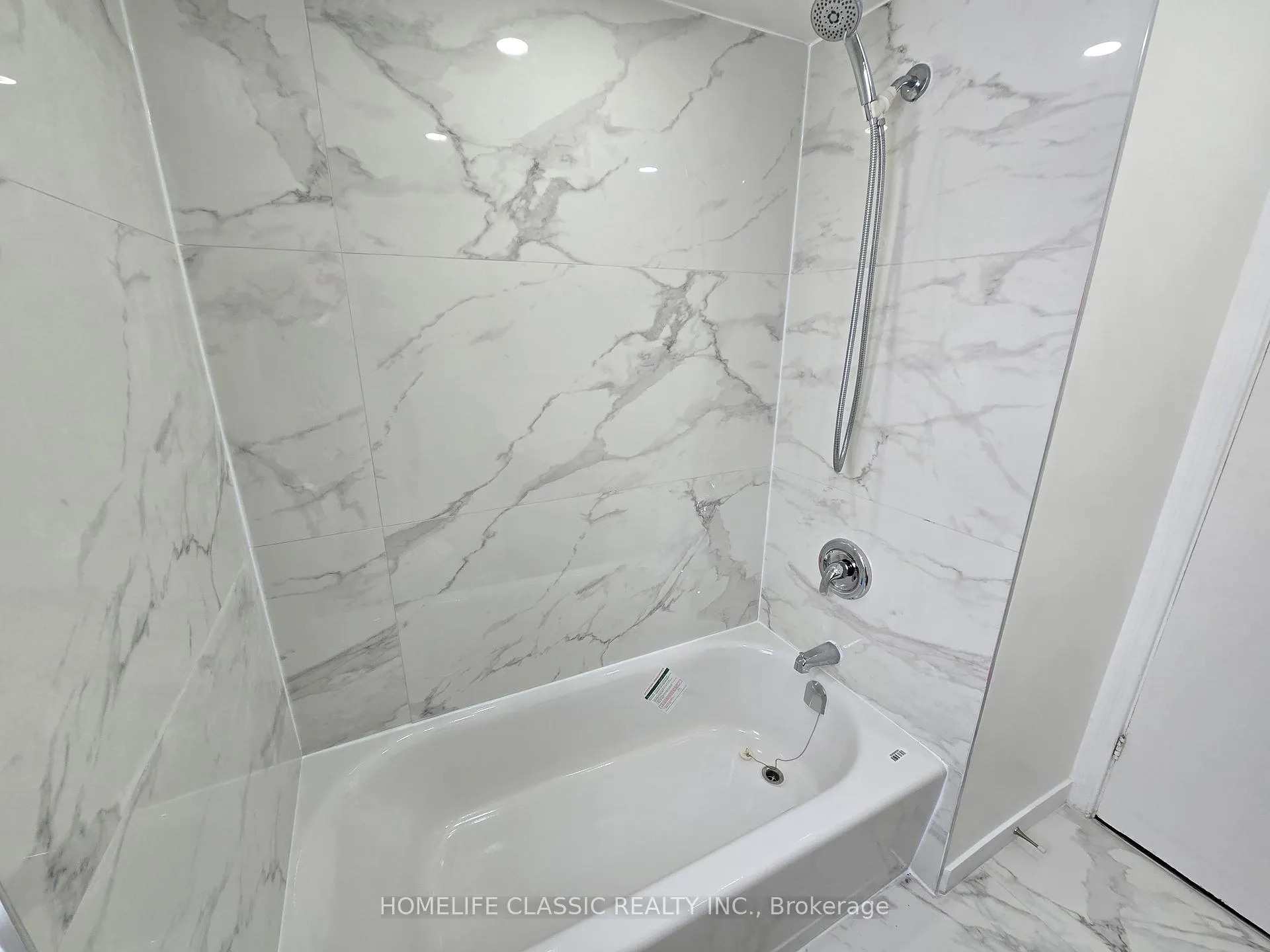 Photo 5 of 589 St Germain Avenue, Toronto, Bedford Park-Nortown — HOMEH