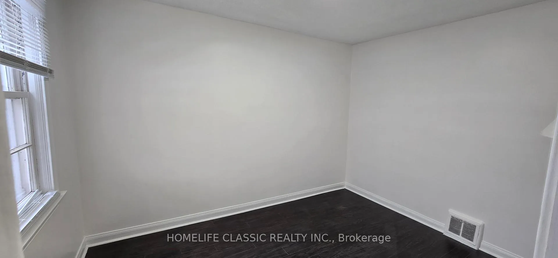 Photo 6 of 589 St Germain Avenue, Toronto, Bedford Park-Nortown — HOMEH