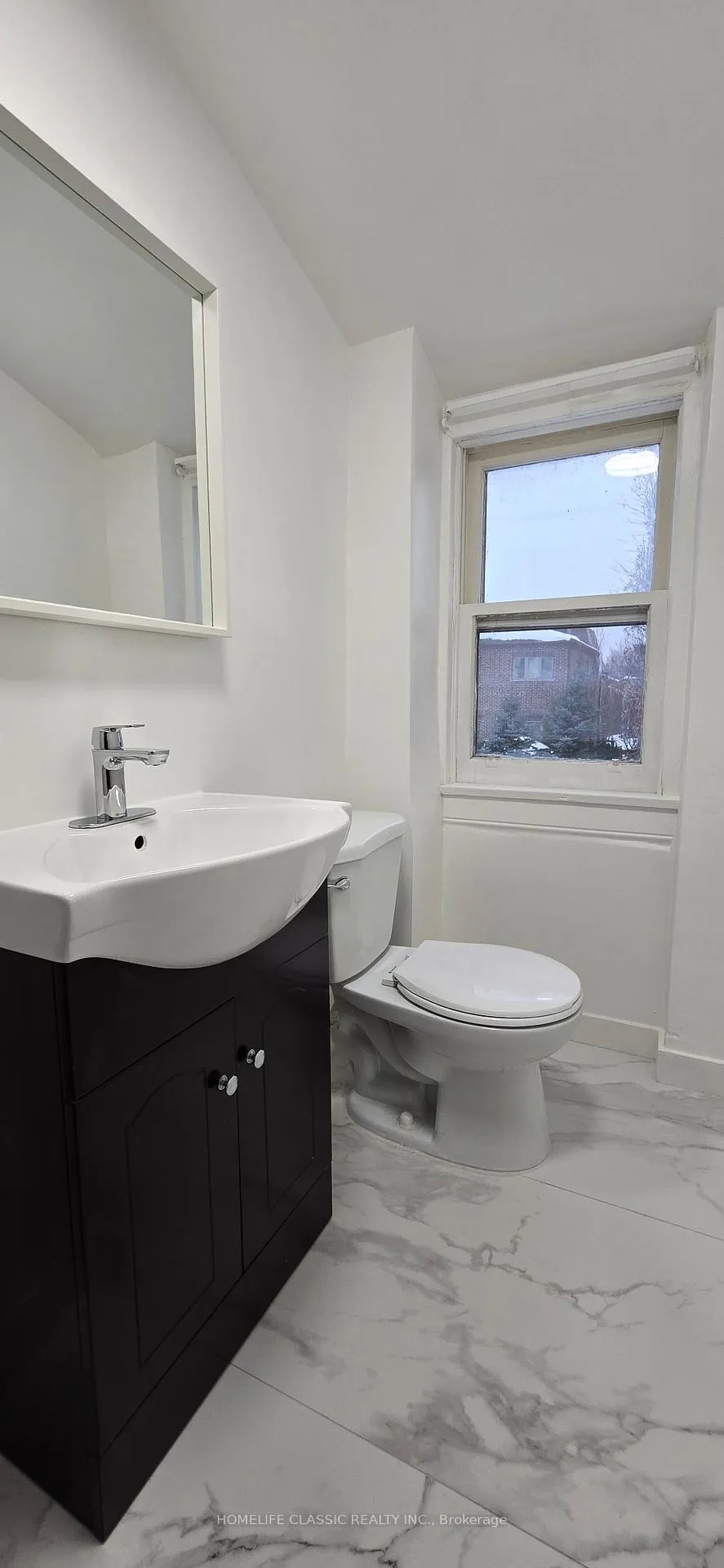 Photo 9 of 589 St Germain Avenue, Toronto, Bedford Park-Nortown — HOMEH