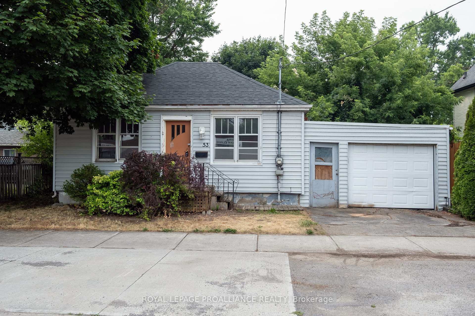Photo 2 of 53 Moira Street W, Belleville, Belleville Ward — HOMEH