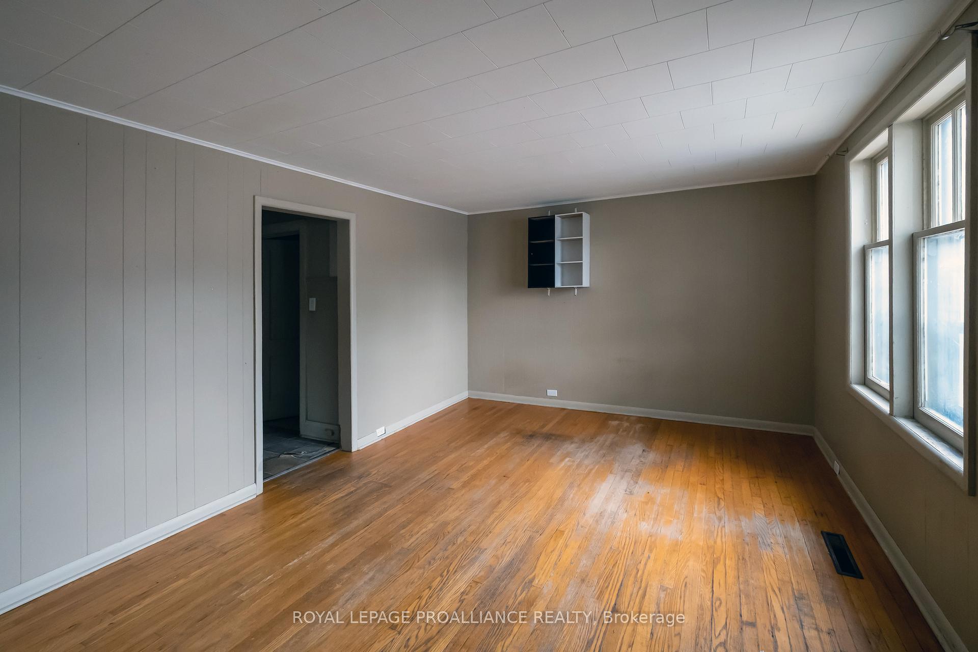 Photo 5 of 53 Moira Street W, Belleville, Belleville Ward — HOMEH
