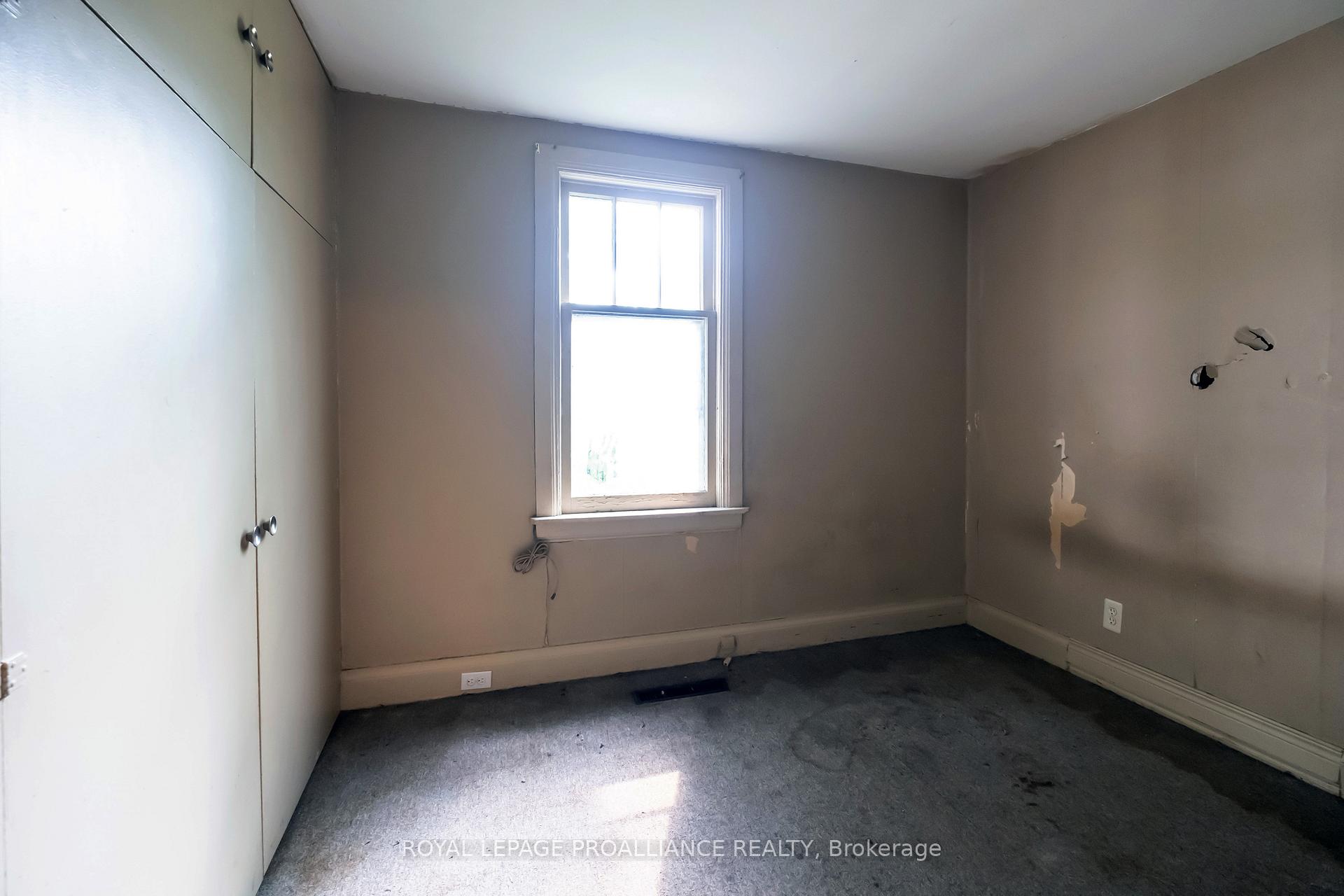 Photo 11 of 53 Moira Street W, Belleville, Belleville Ward — HOMEH