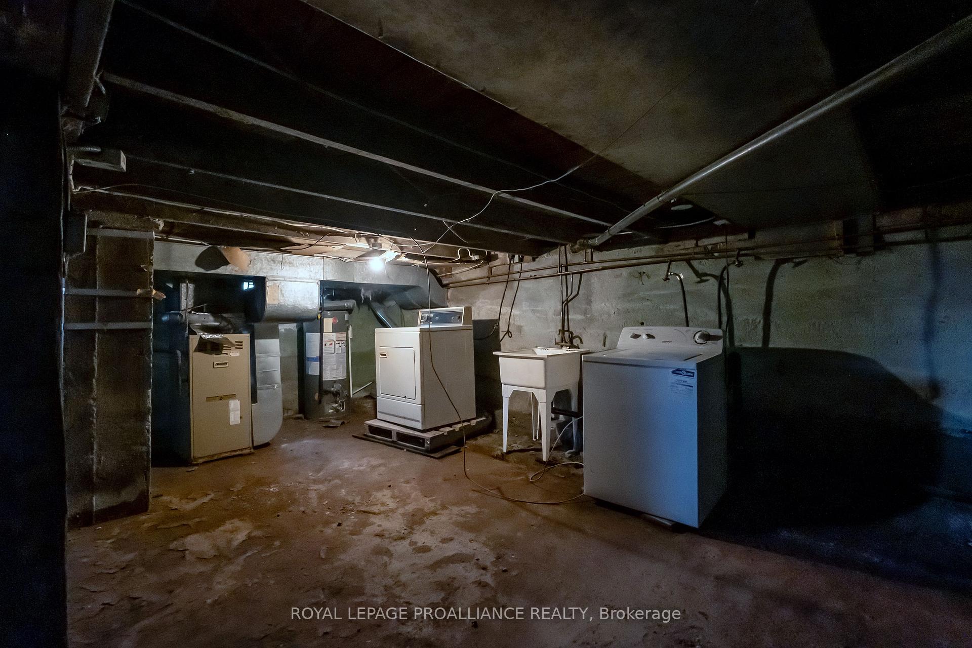 Photo 17 of 53 Moira Street W, Belleville, Belleville Ward — HOMEH