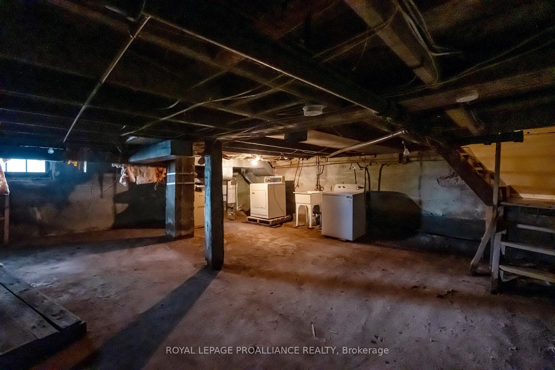 Photo 20 of 53 Moira Street W, Belleville, Belleville Ward — HOMEH