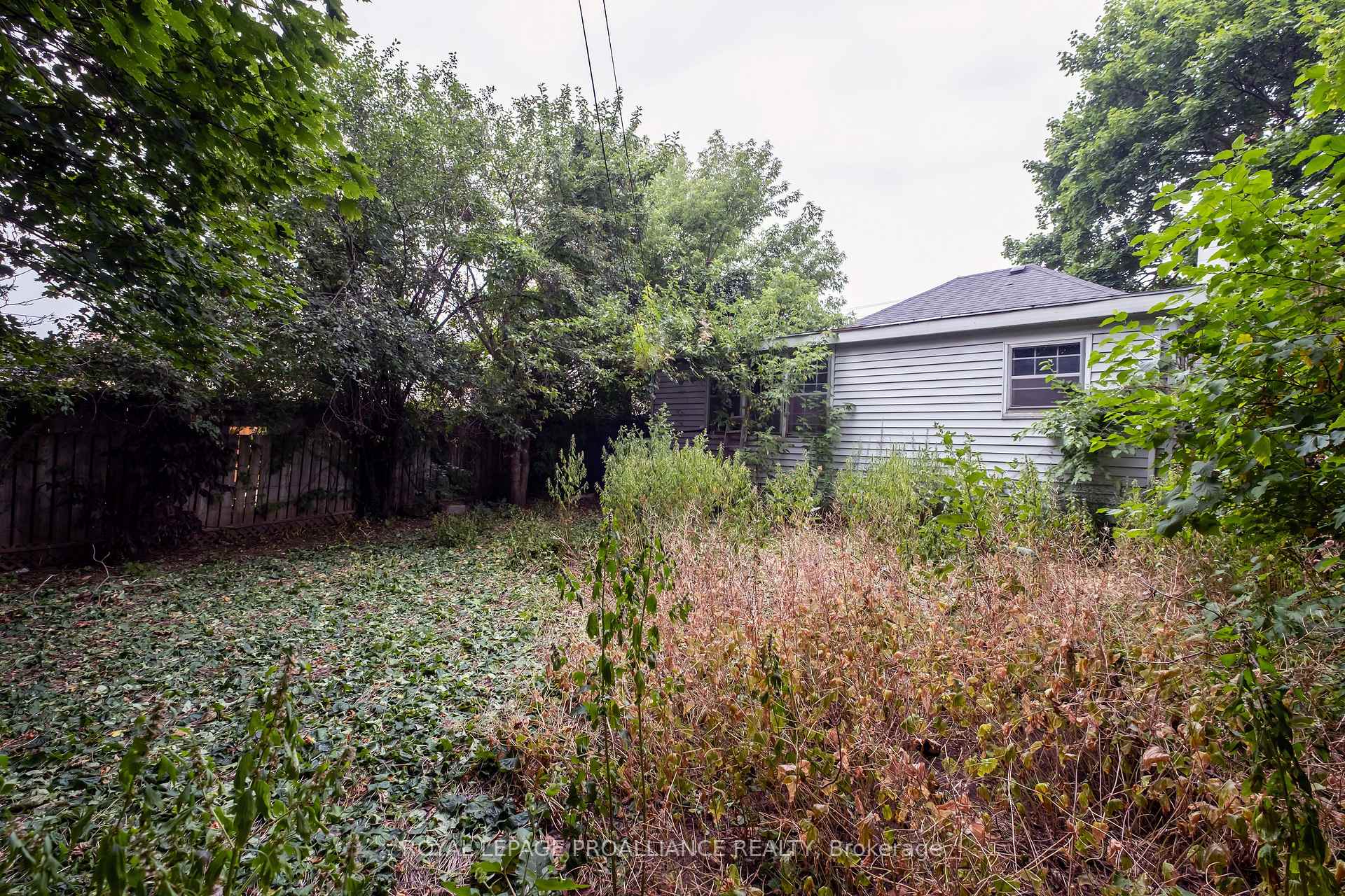 Photo 24 of 53 Moira Street W, Belleville, Belleville Ward — HOMEH