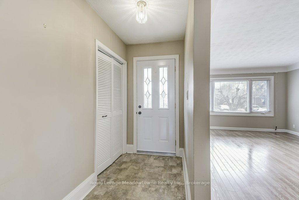 Photo 5 of 24 McMaster Avenue, Hamilton, Dundas — HOMEH