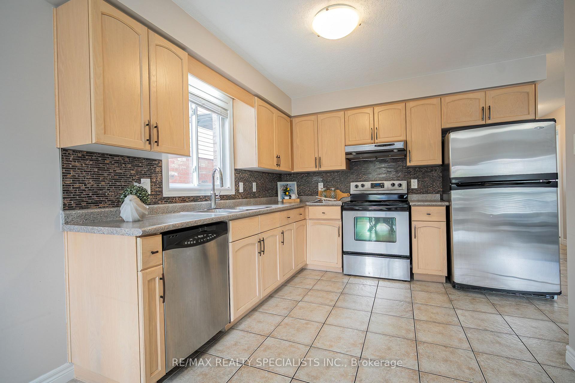Photo 11 of 21 Henderson Drive, Guelph, Grange Road — HOMEH