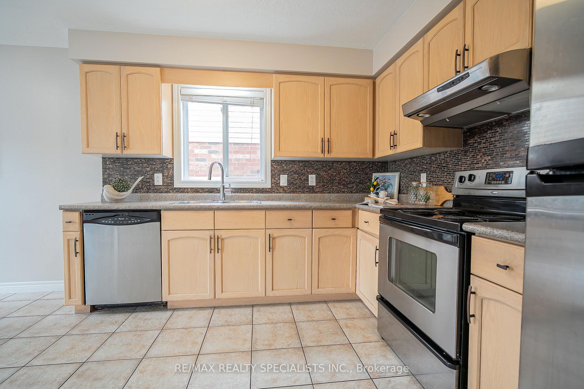 Photo 12 of 21 Henderson Drive, Guelph, Grange Road — HOMEH