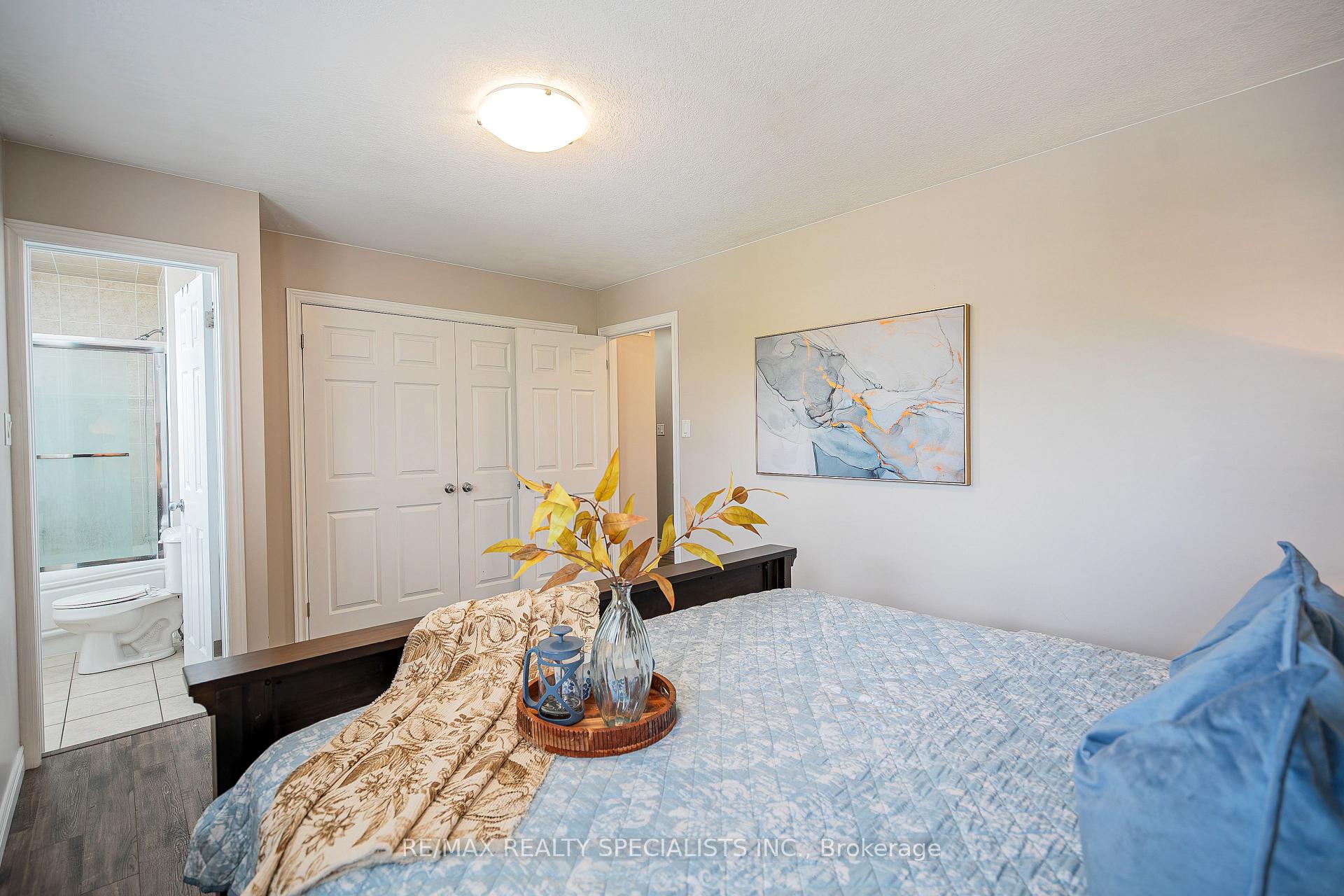 Photo 32 of 21 Henderson Drive, Guelph, Grange Road — HOMEH