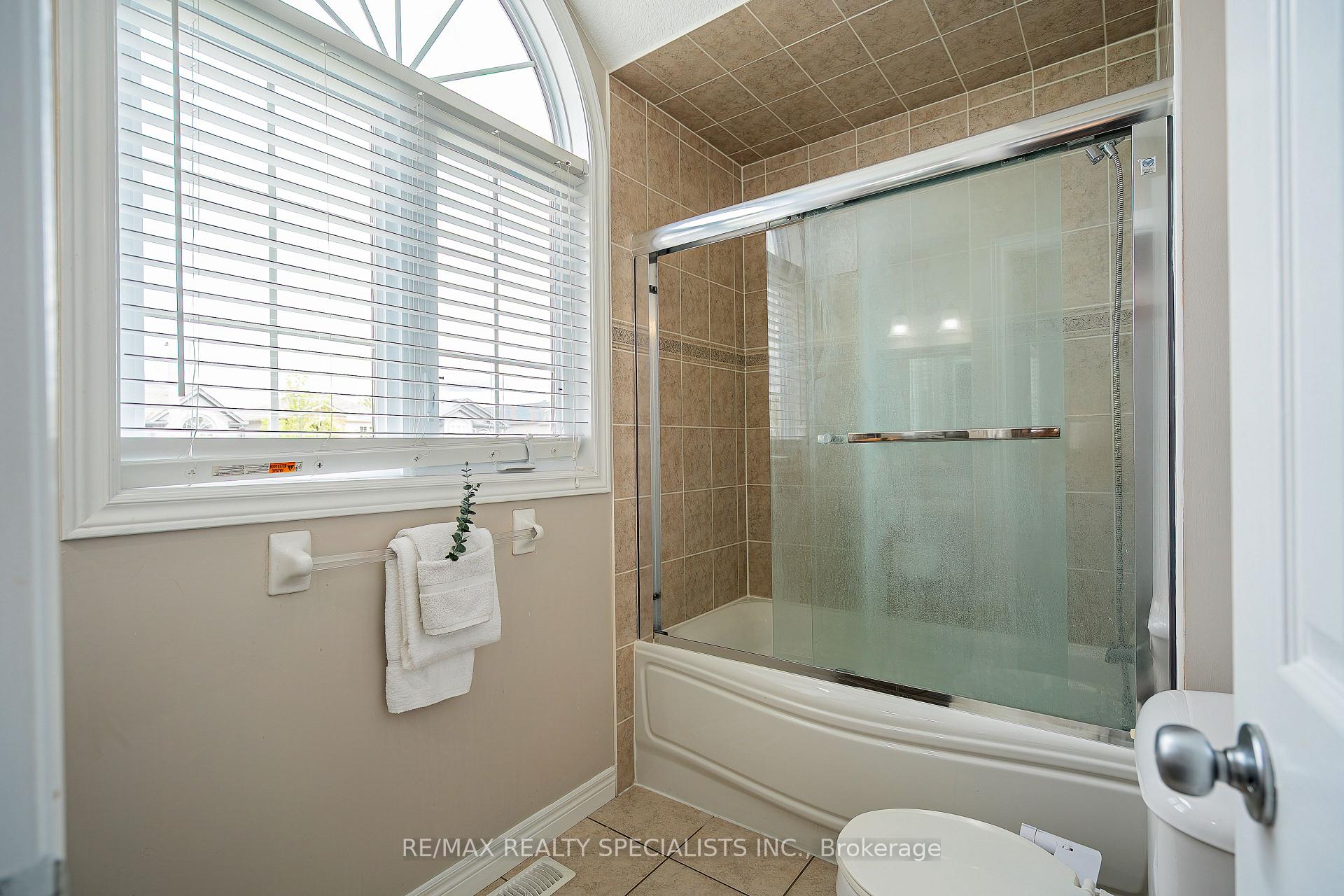 Photo 33 of 21 Henderson Drive, Guelph, Grange Road — HOMEH