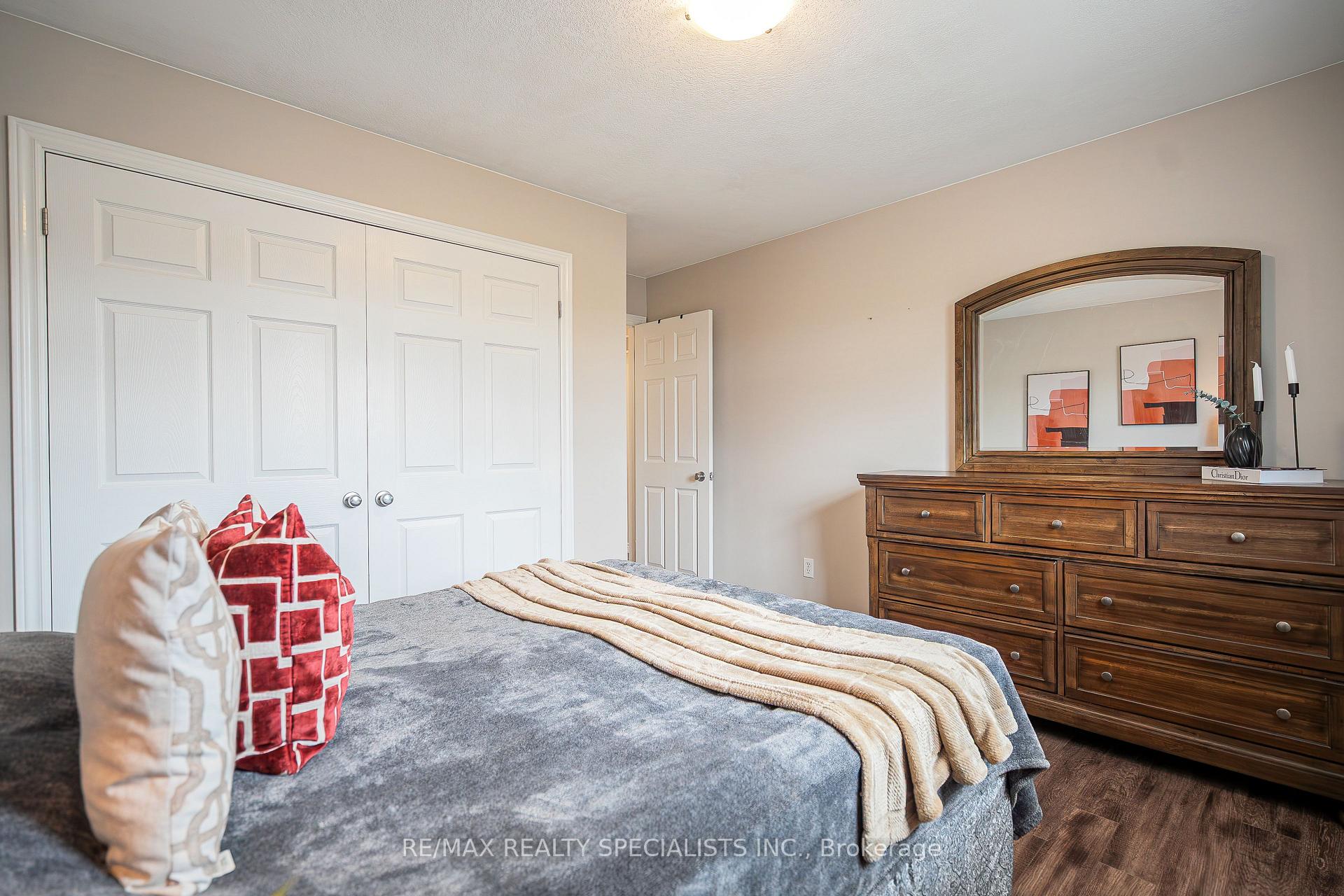 Photo 37 of 21 Henderson Drive, Guelph, Grange Road — HOMEH