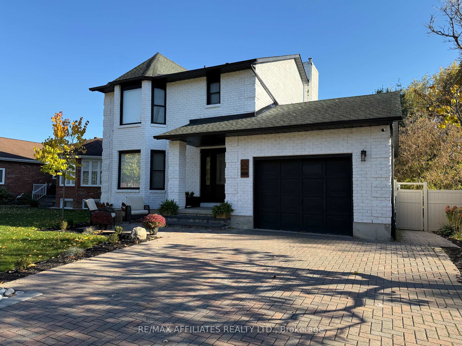 Photo 2 of 2C Baxter Drive, Brockville — HOMEH
