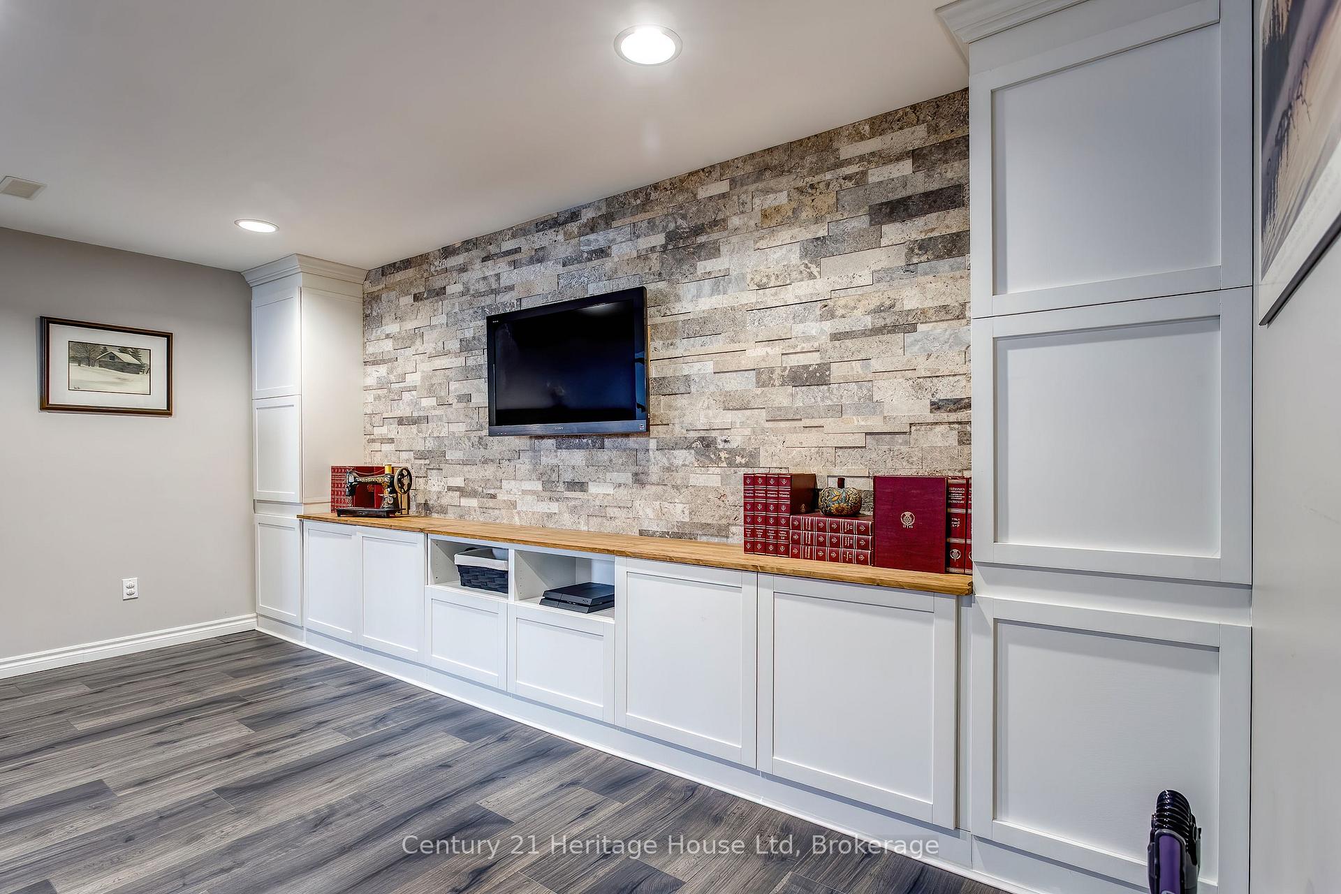 Photo 38 of 208 Couling Crescent, Guelph, Grange Road — HOMEH