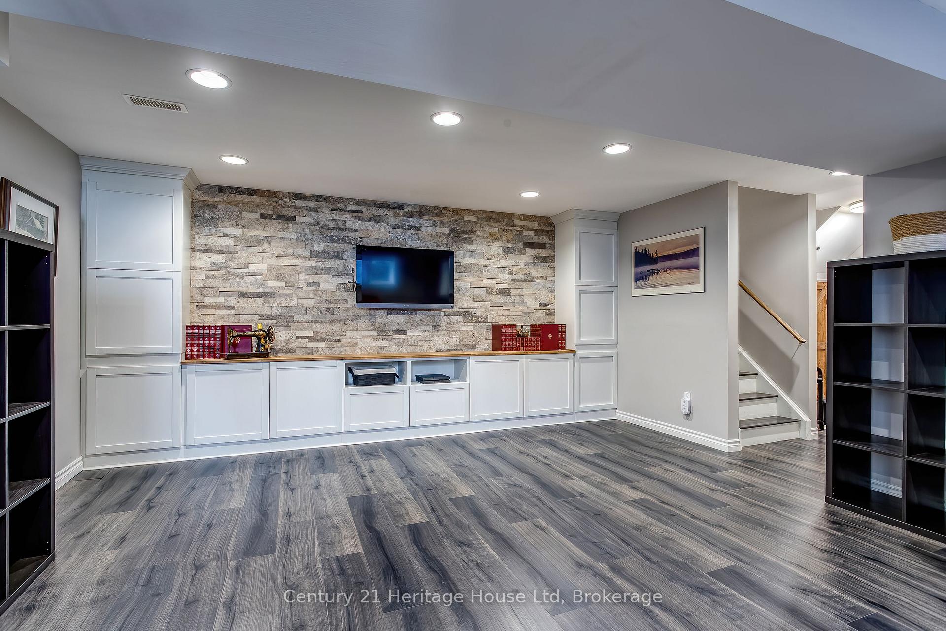 Photo 40 of 208 Couling Crescent, Guelph, Grange Road — HOMEH