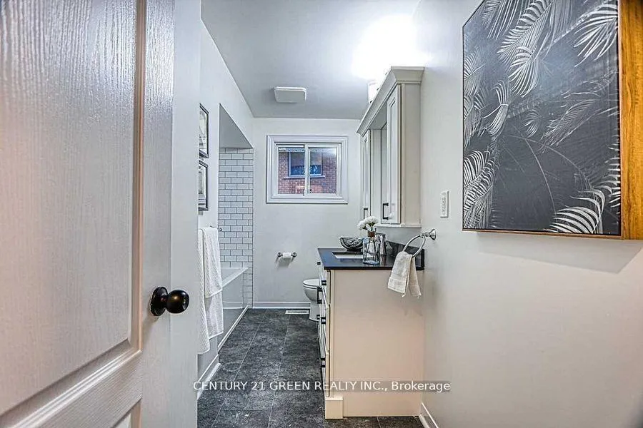 Photo 19 of 164 Gardiner Drive, Hamilton, Gilkson — HOMEH