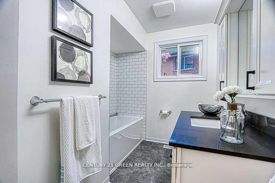Photo 22 of 164 Gardiner Drive, Hamilton, Gilkson — HOMEH