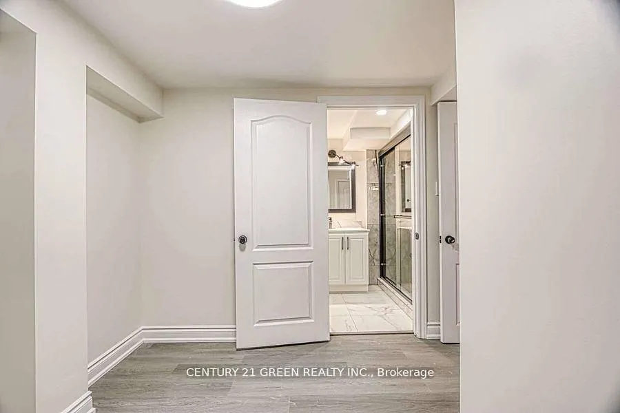 Photo 35 of 164 Gardiner Drive, Hamilton, Gilkson — HOMEH