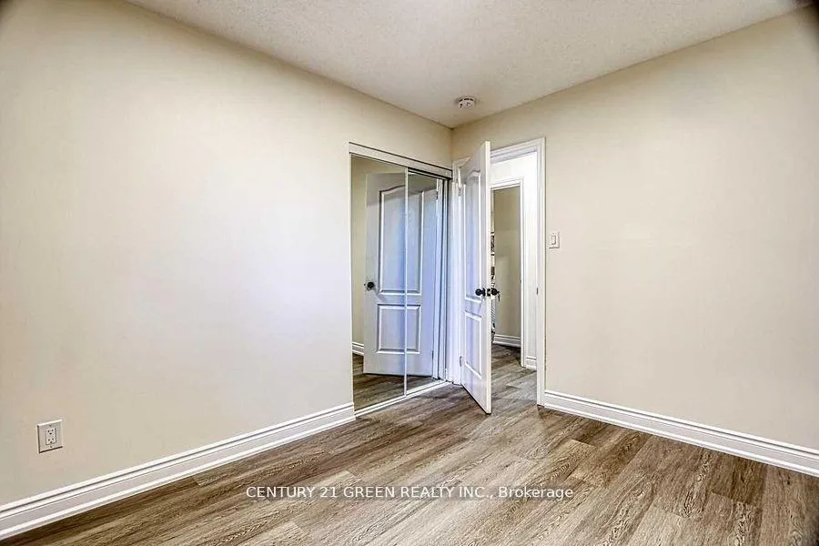 Photo 39 of 164 Gardiner Drive, Hamilton, Gilkson — HOMEH