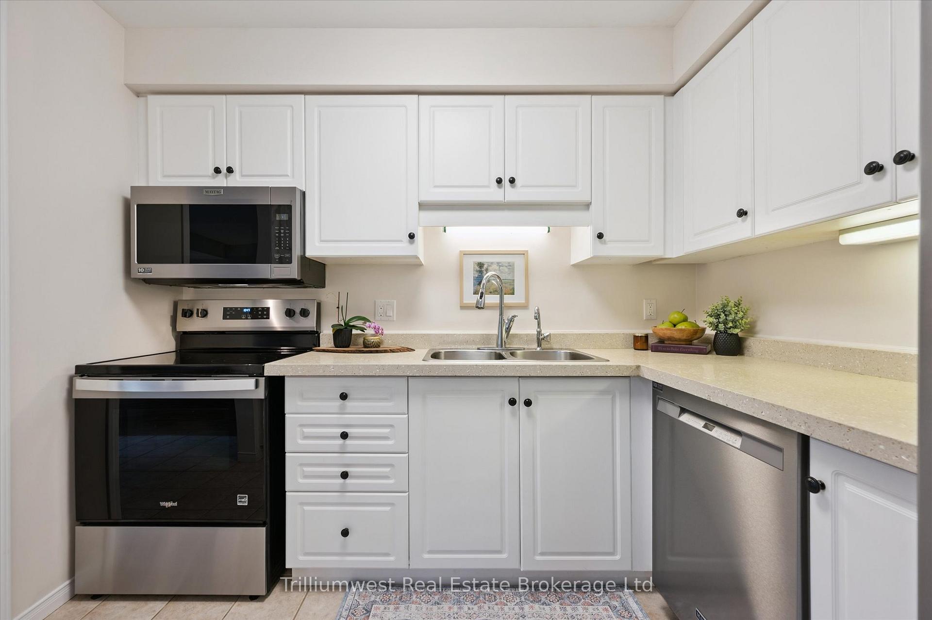 Photo 2 of 19 Ireland Place, Guelph, Grange Road — HOMEH