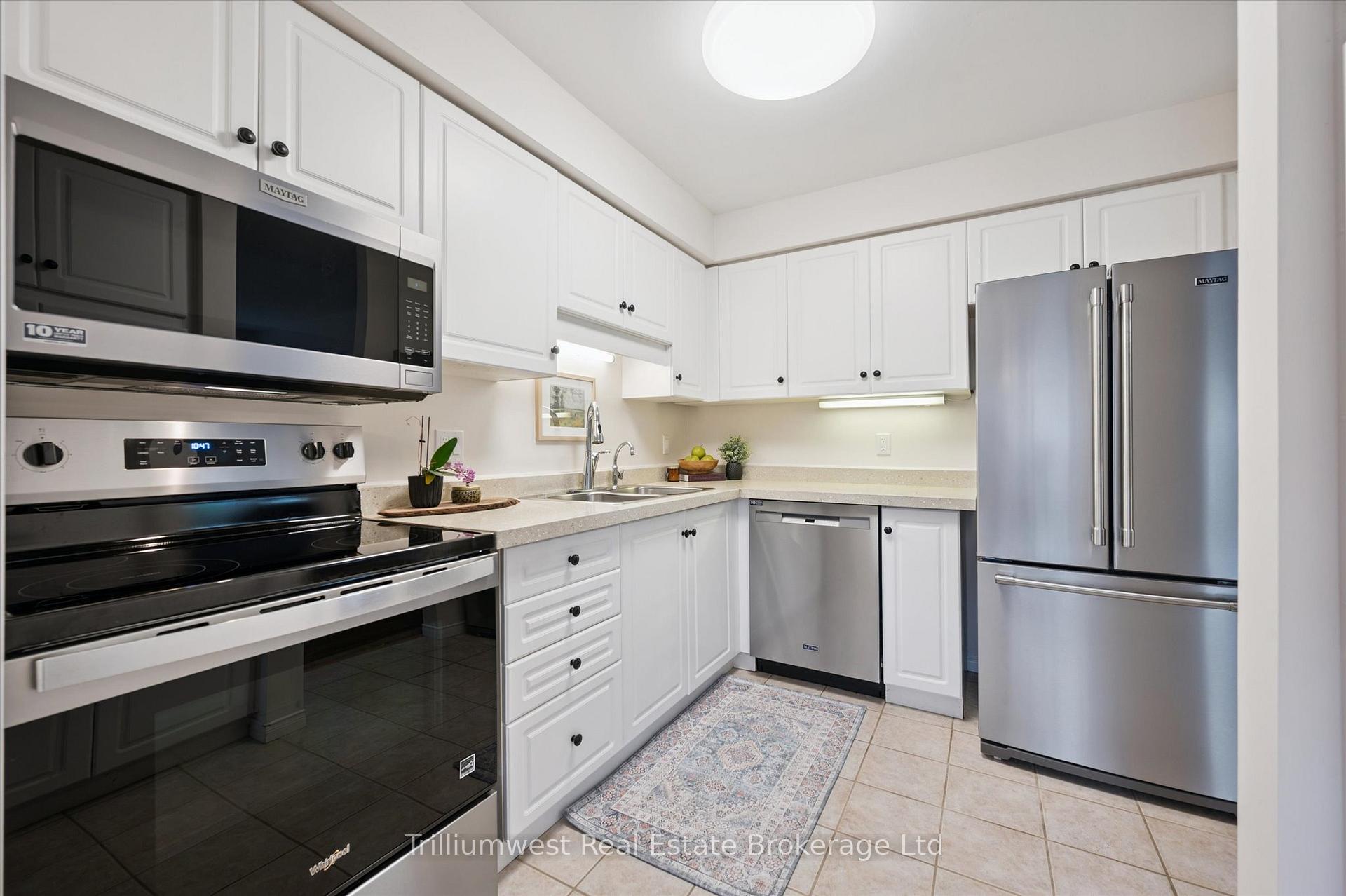 Photo 3 of 19 Ireland Place, Guelph, Grange Road — HOMEH