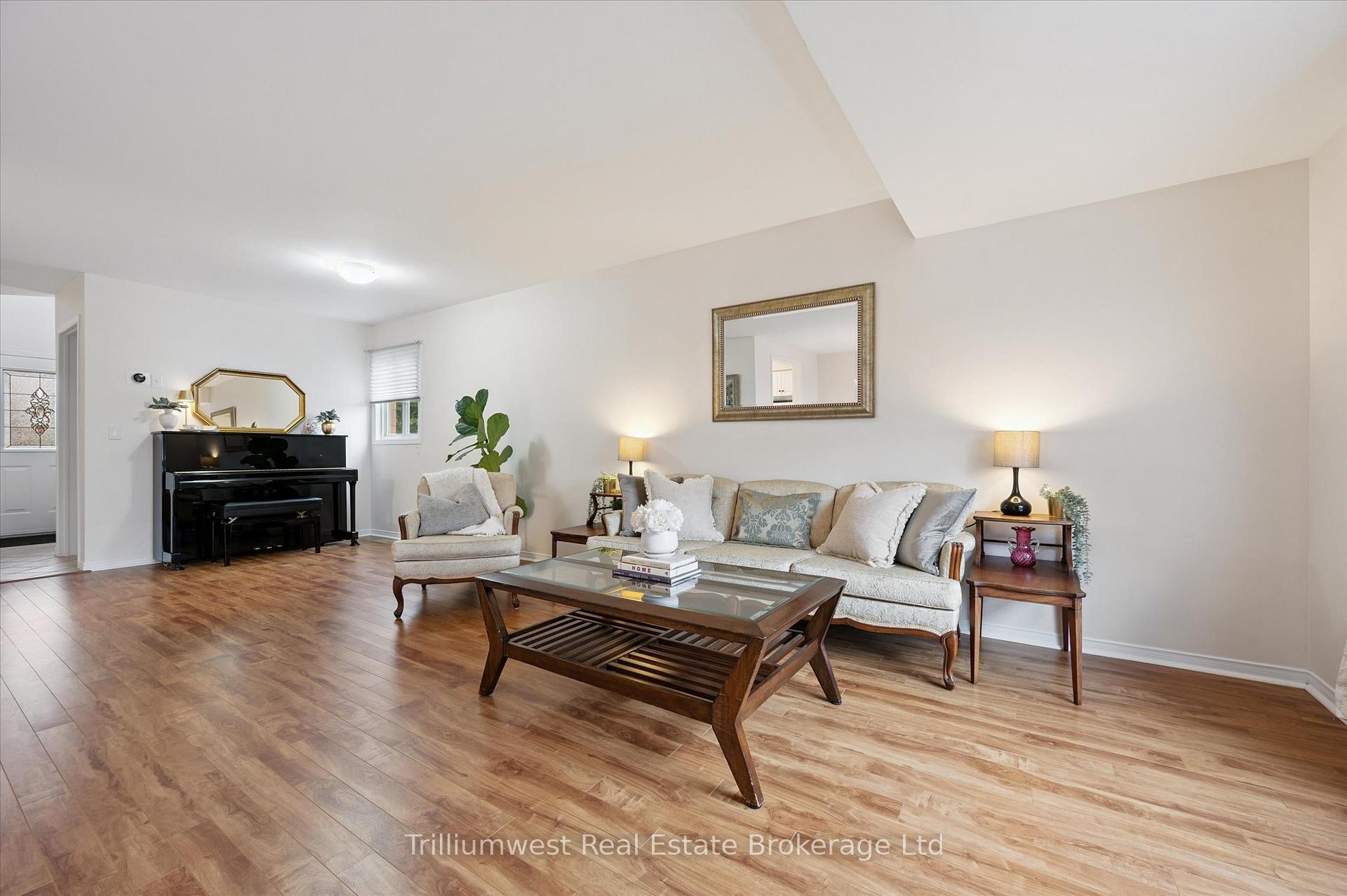 Photo 8 of 19 Ireland Place, Guelph, Grange Road — HOMEH