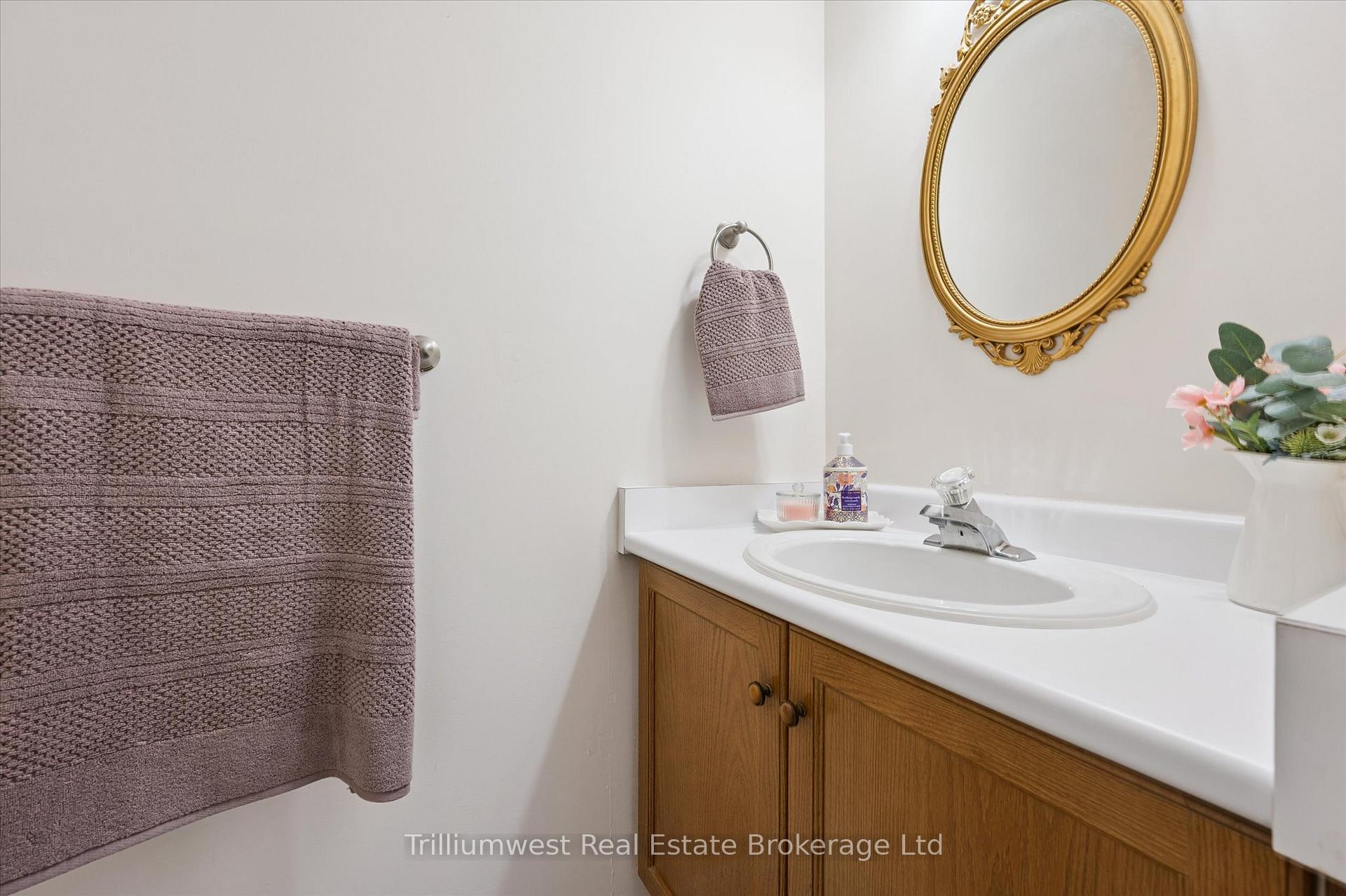 Photo 14 of 19 Ireland Place, Guelph, Grange Road — HOMEH