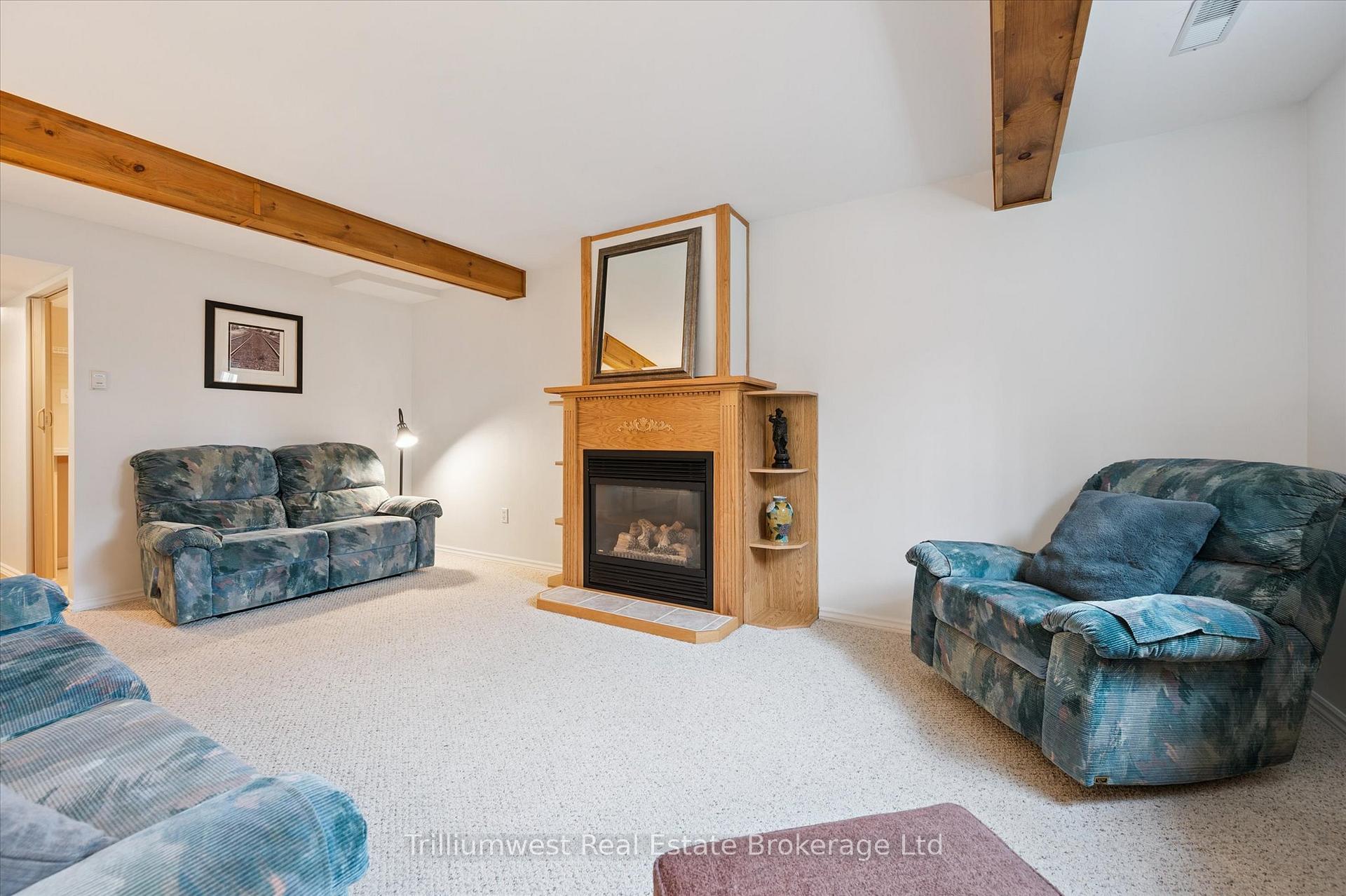 Photo 26 of 19 Ireland Place, Guelph, Grange Road — HOMEH
