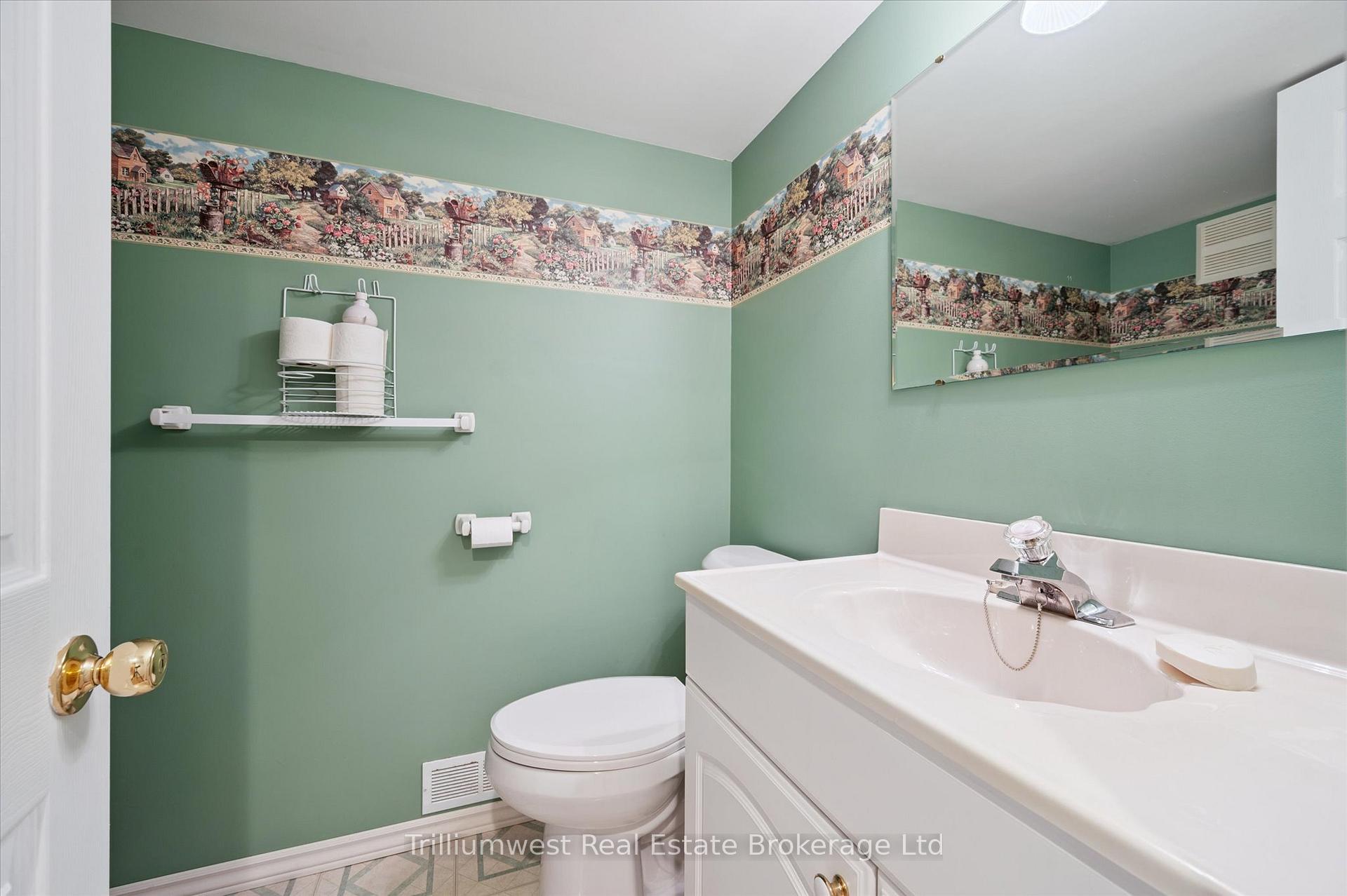Photo 28 of 19 Ireland Place, Guelph, Grange Road — HOMEH