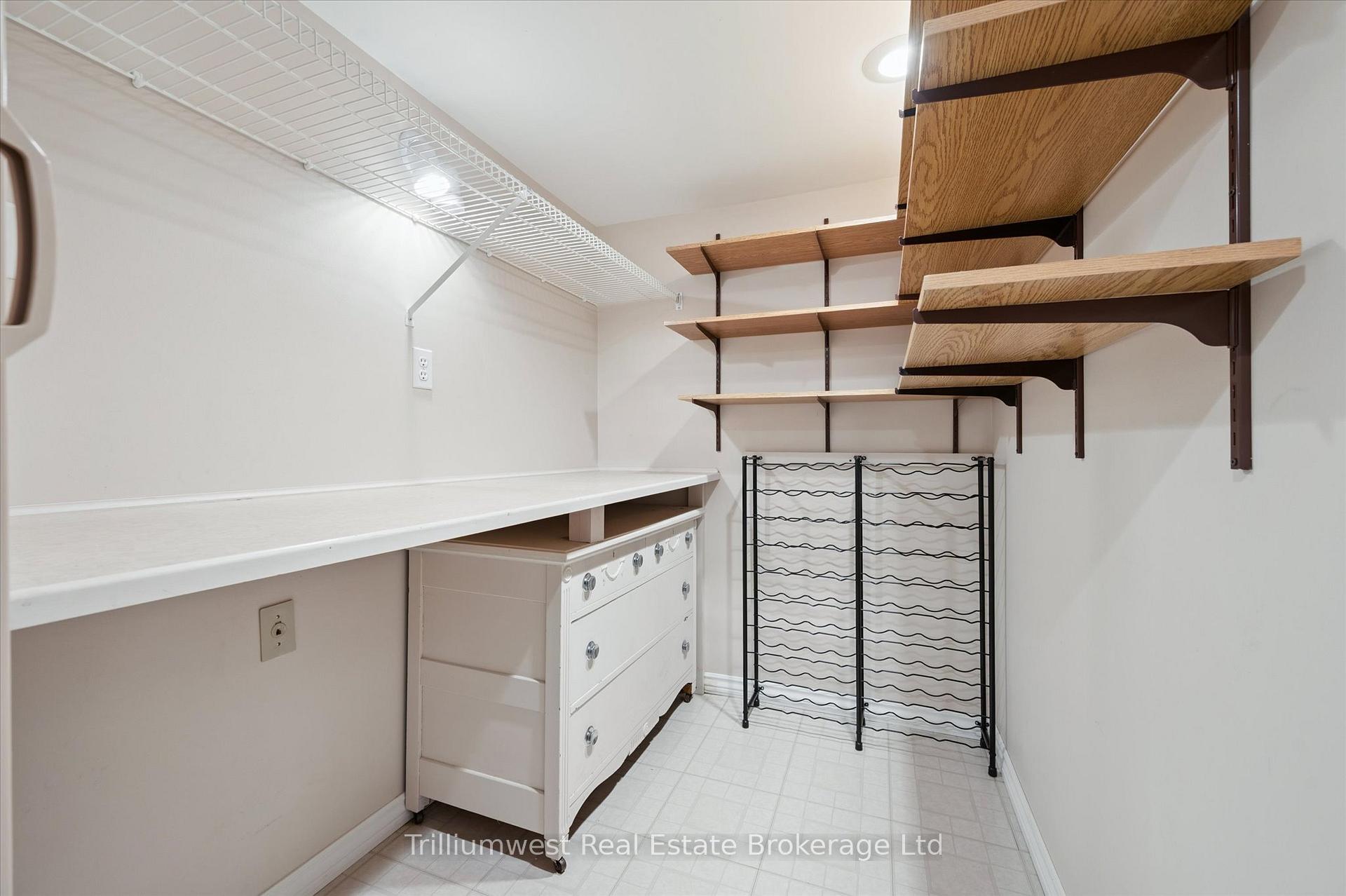 Photo 30 of 19 Ireland Place, Guelph, Grange Road — HOMEH
