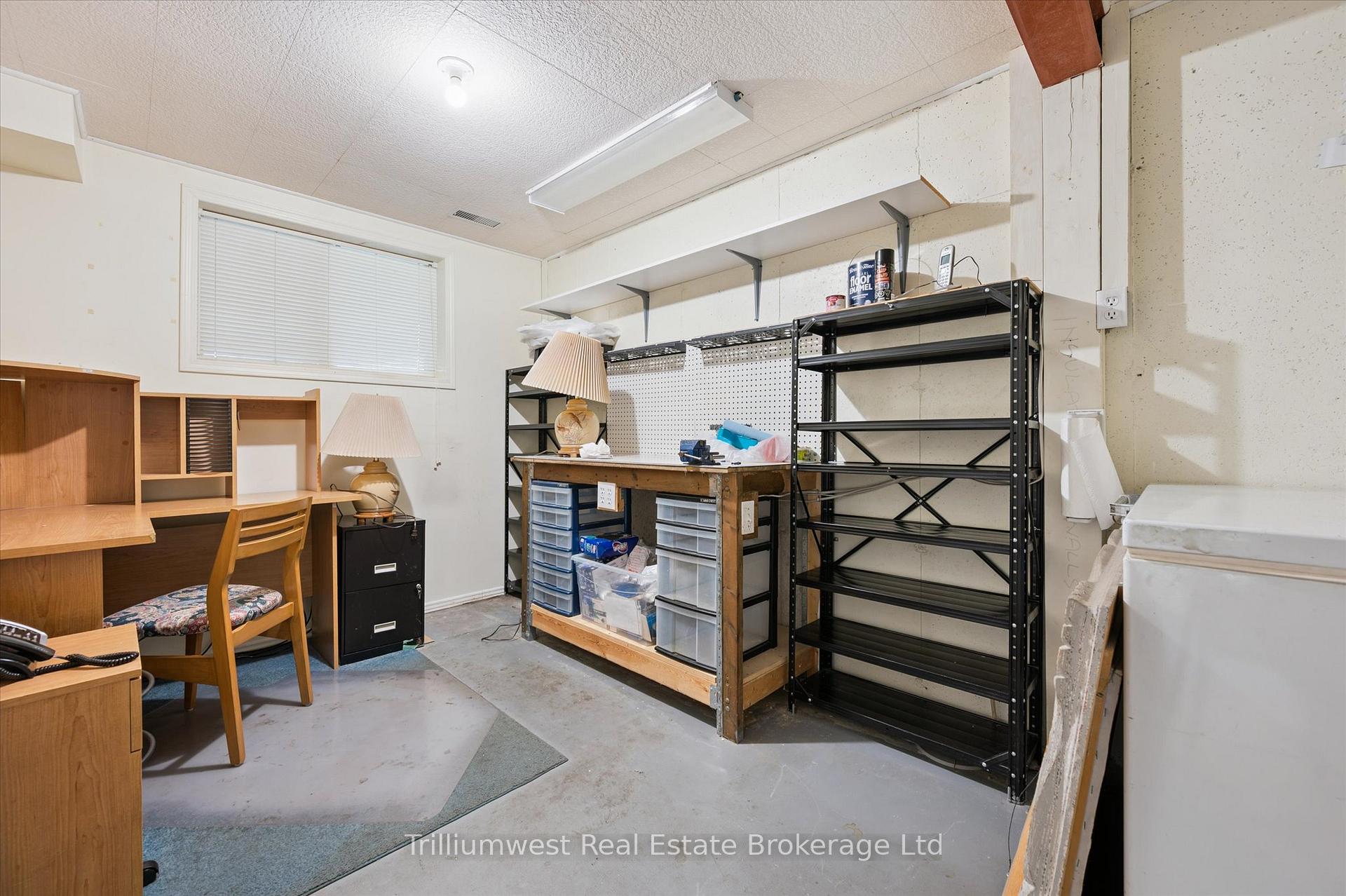 Photo 31 of 19 Ireland Place, Guelph, Grange Road — HOMEH
